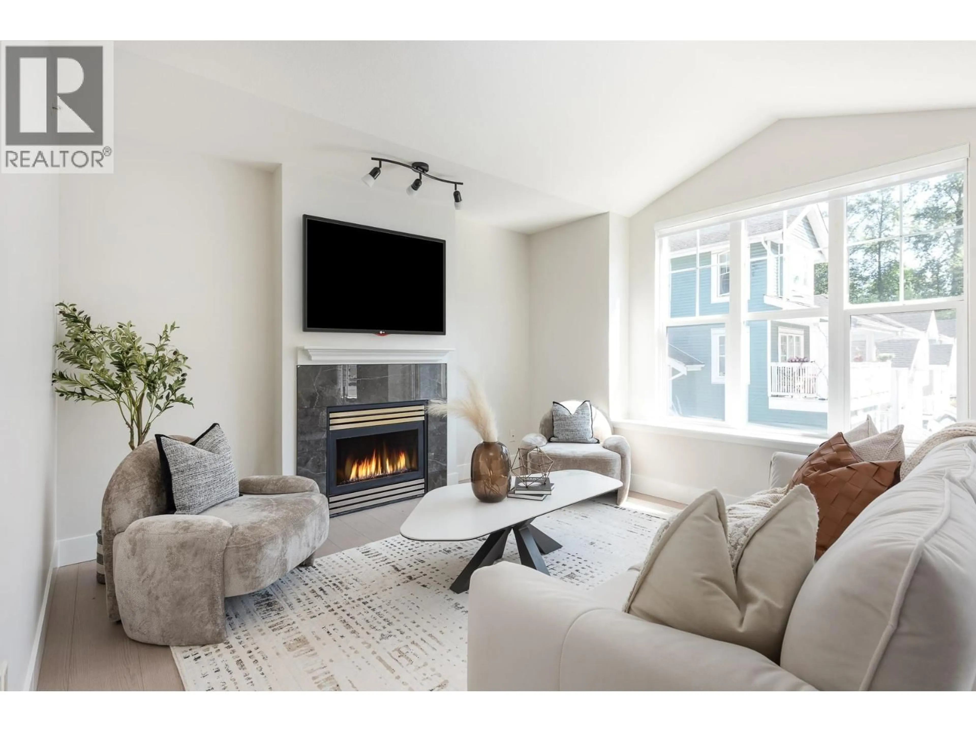 Living room with furniture, unknown for 230 - 3000 RIVERBEND DRIVE, Coquitlam British Columbia V3C6R1