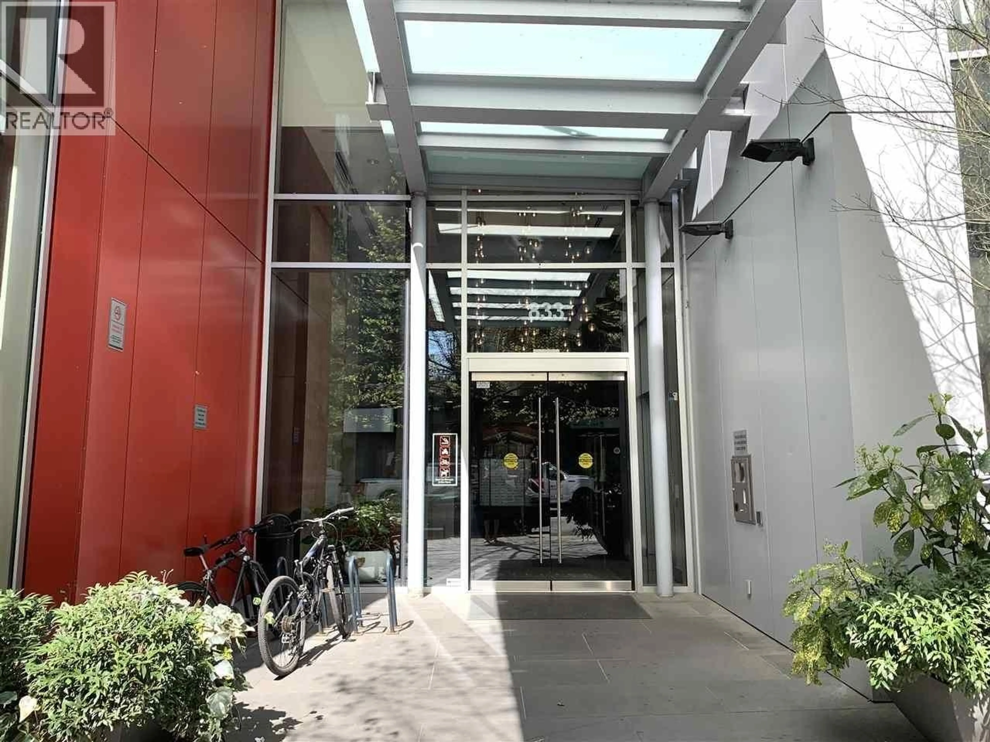 Indoor foyer for 906 - 833 HOMER STREET, Vancouver British Columbia V6B0H4