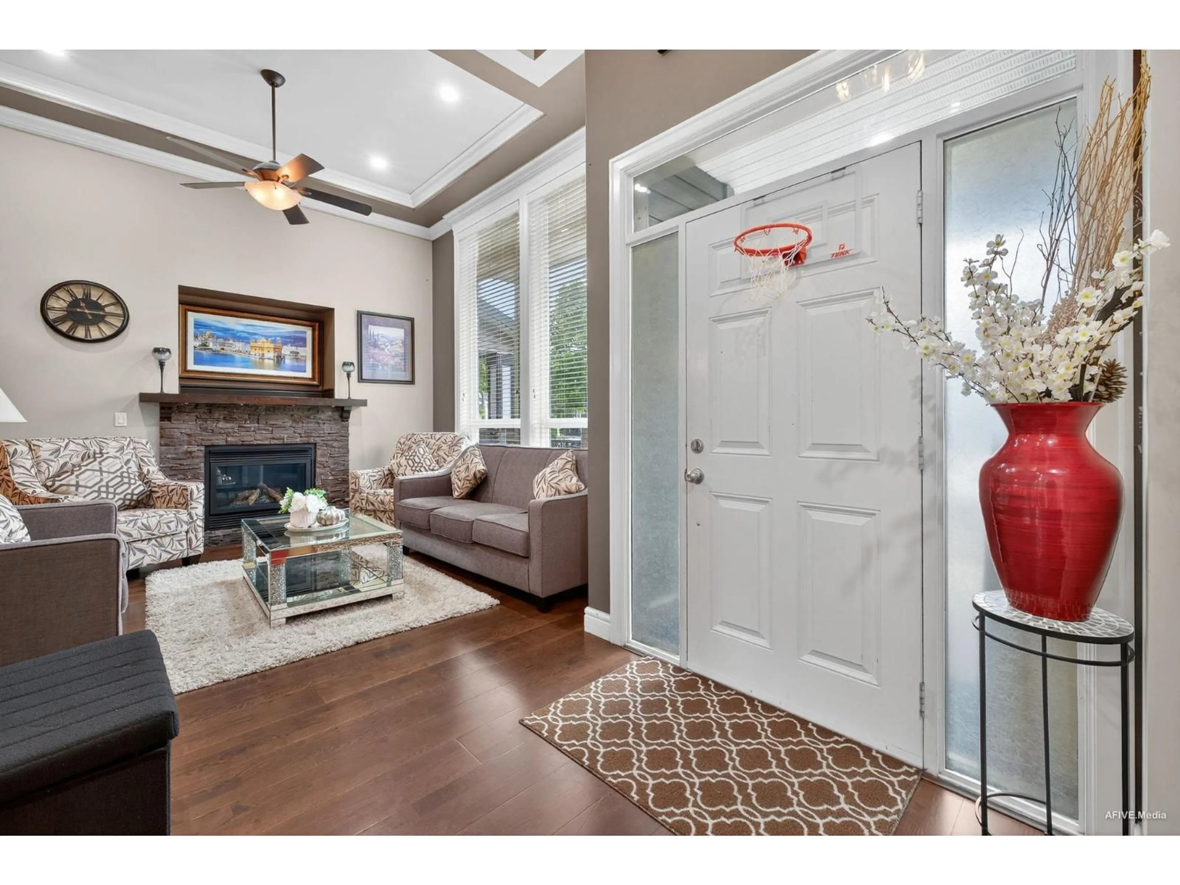 Indoor entryway for 17372 64A, Surrey British Columbia V3S2H8