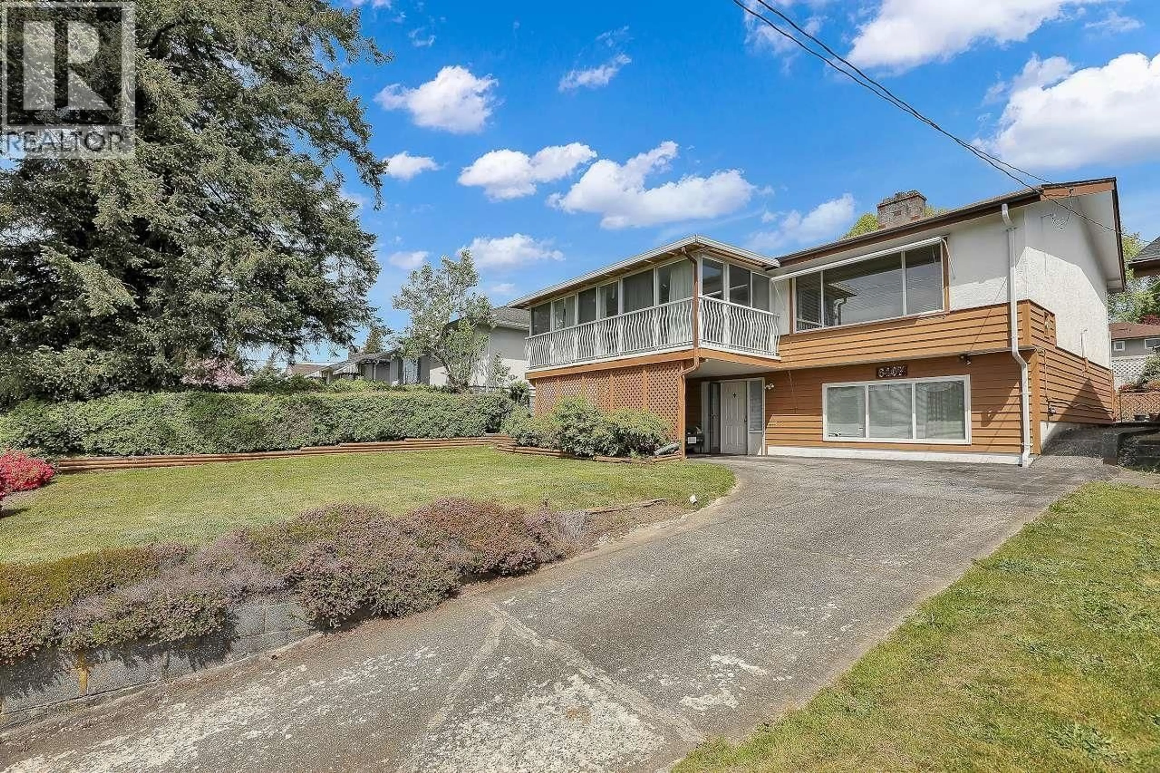 A pic from outside/outdoor area/front of a property/back of a property/a pic from drone, unknown for 6407 LOUGHEED HIGHWAY, Burnaby British Columbia V5B3A1