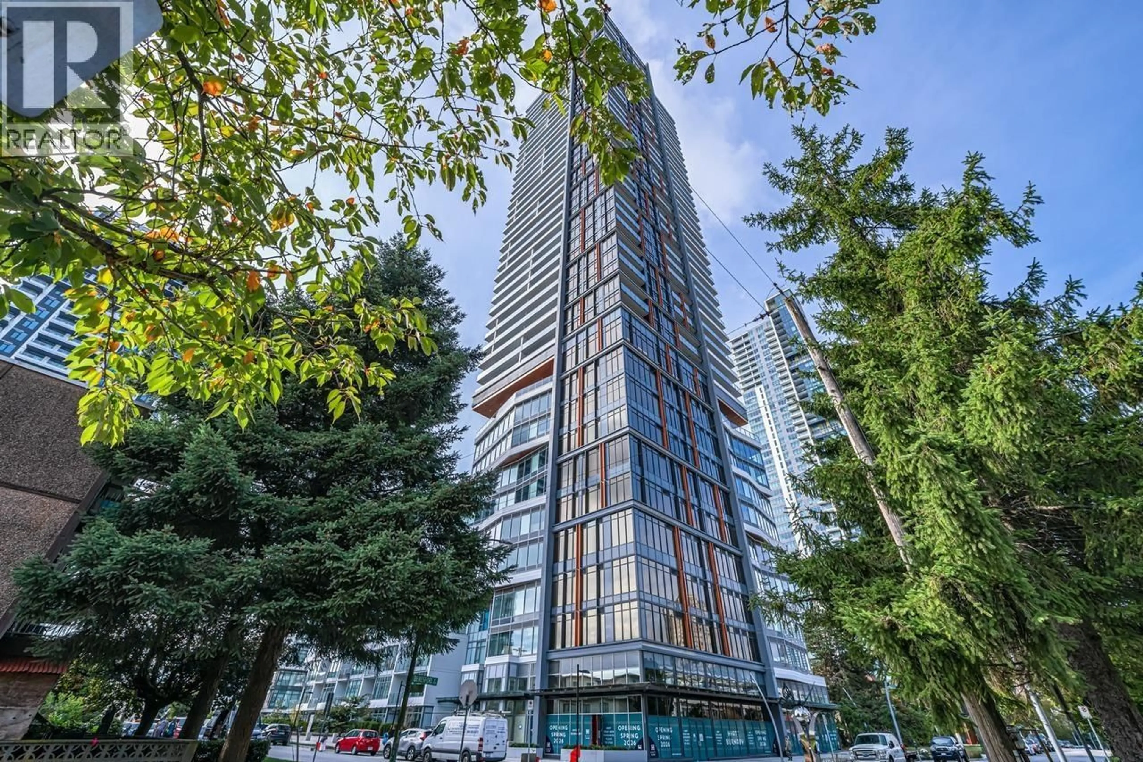 Indoor foyer for 2309 - 6511 SUSSEX AVENUE, Burnaby British Columbia V5H0K5