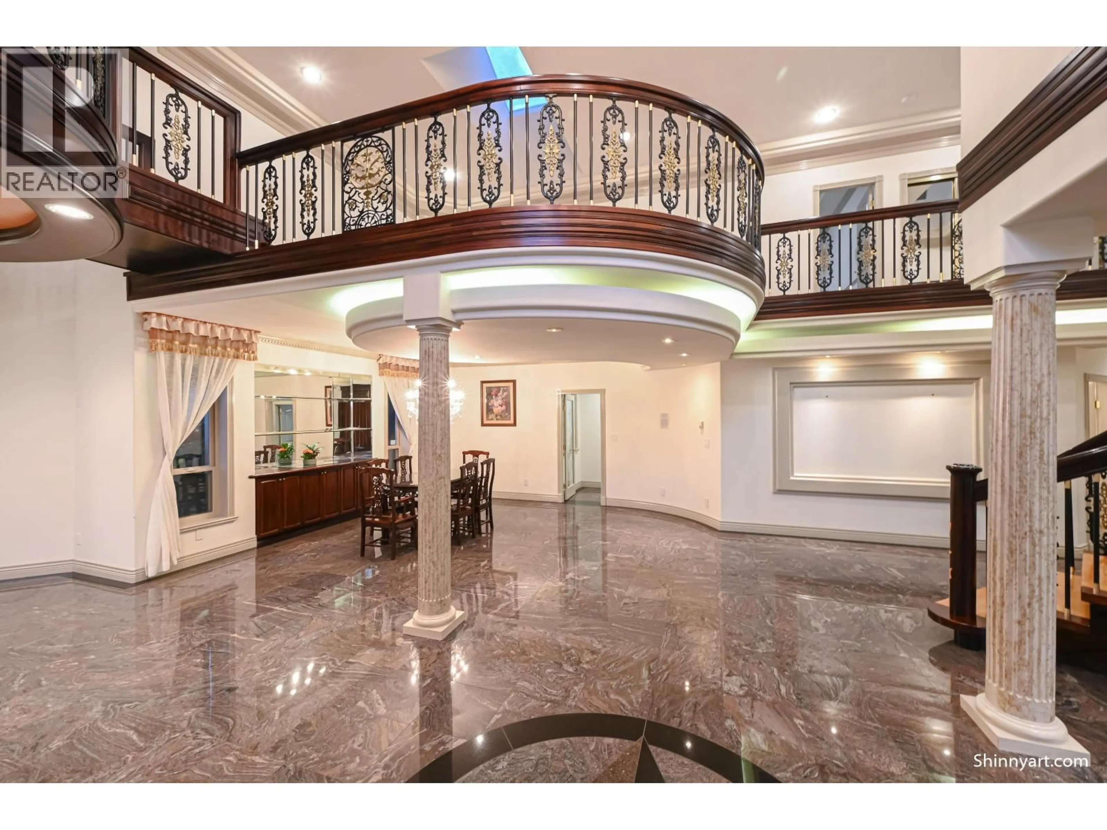 Lobby for 3063 PLATEAU BOULEVARD, Coquitlam British Columbia V3E2Y7