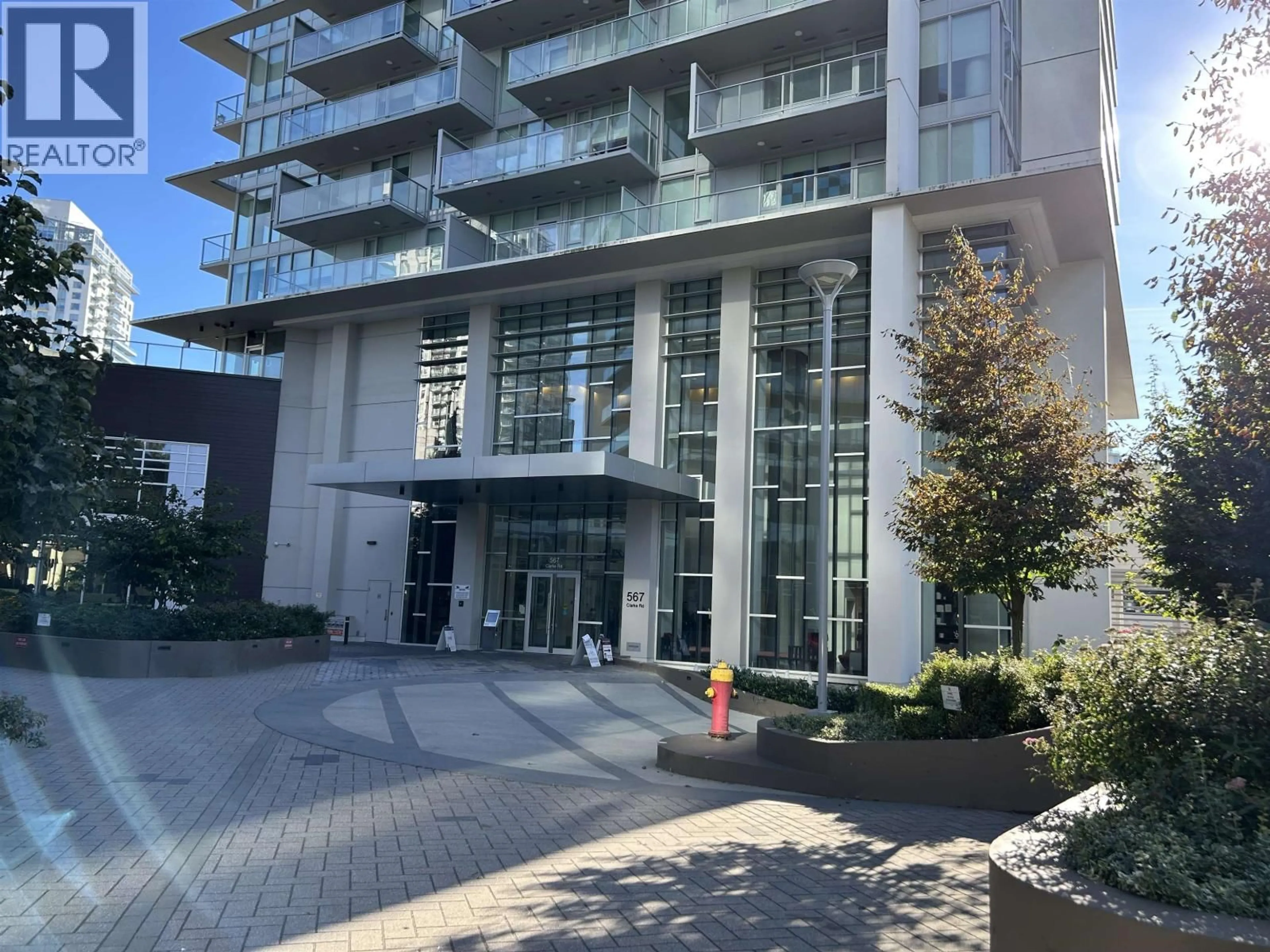 Indoor foyer for 4303 - 567 CLARKE ROAD, Coquitlam British Columbia V3J0K7