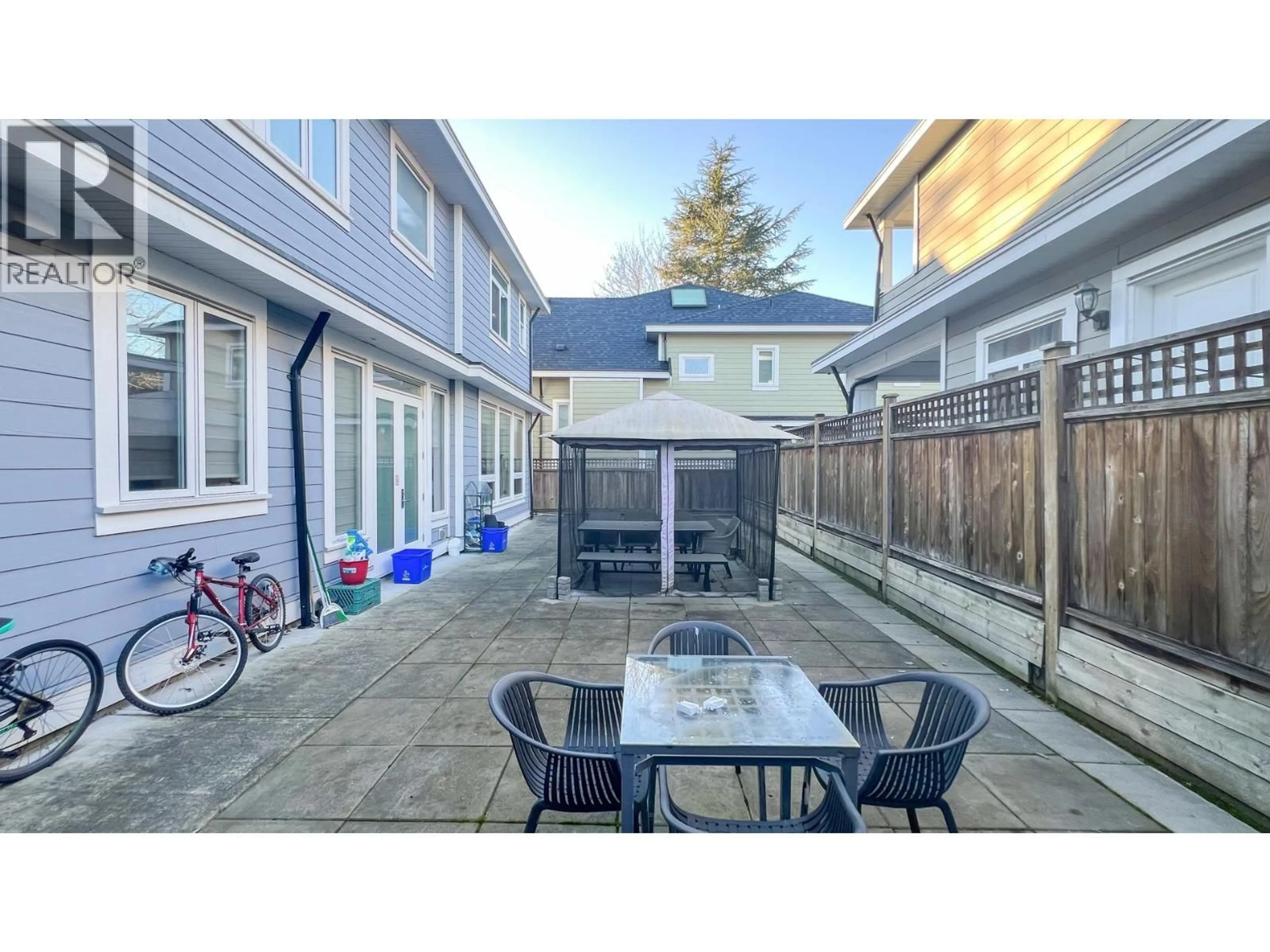 Patio, street for 5811 MONCTON STREET, Richmond British Columbia V7E3B2