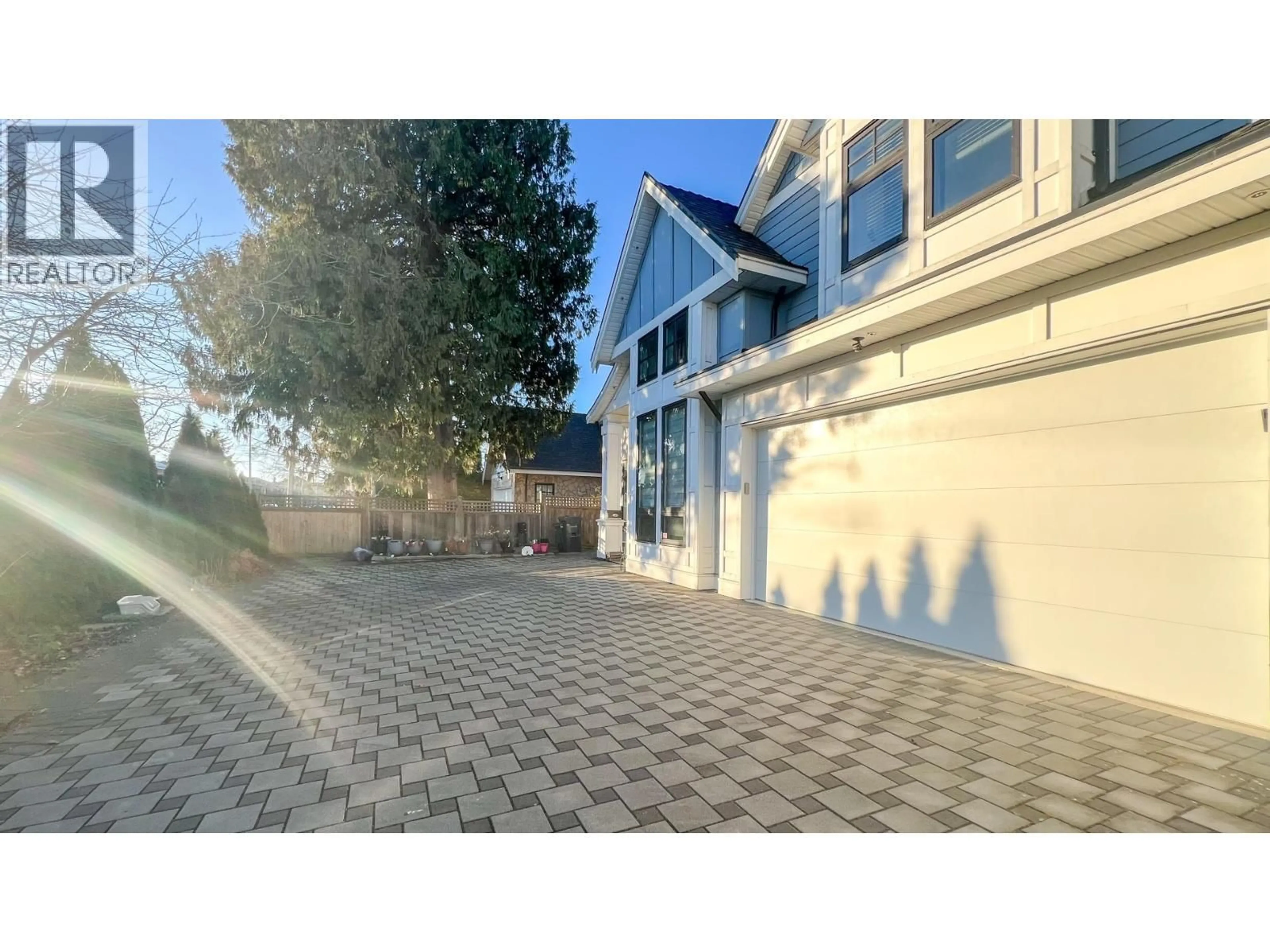 A pic from outside/outdoor area/front of a property/back of a property/a pic from drone, street for 5811 MONCTON STREET, Richmond British Columbia V7E3B2