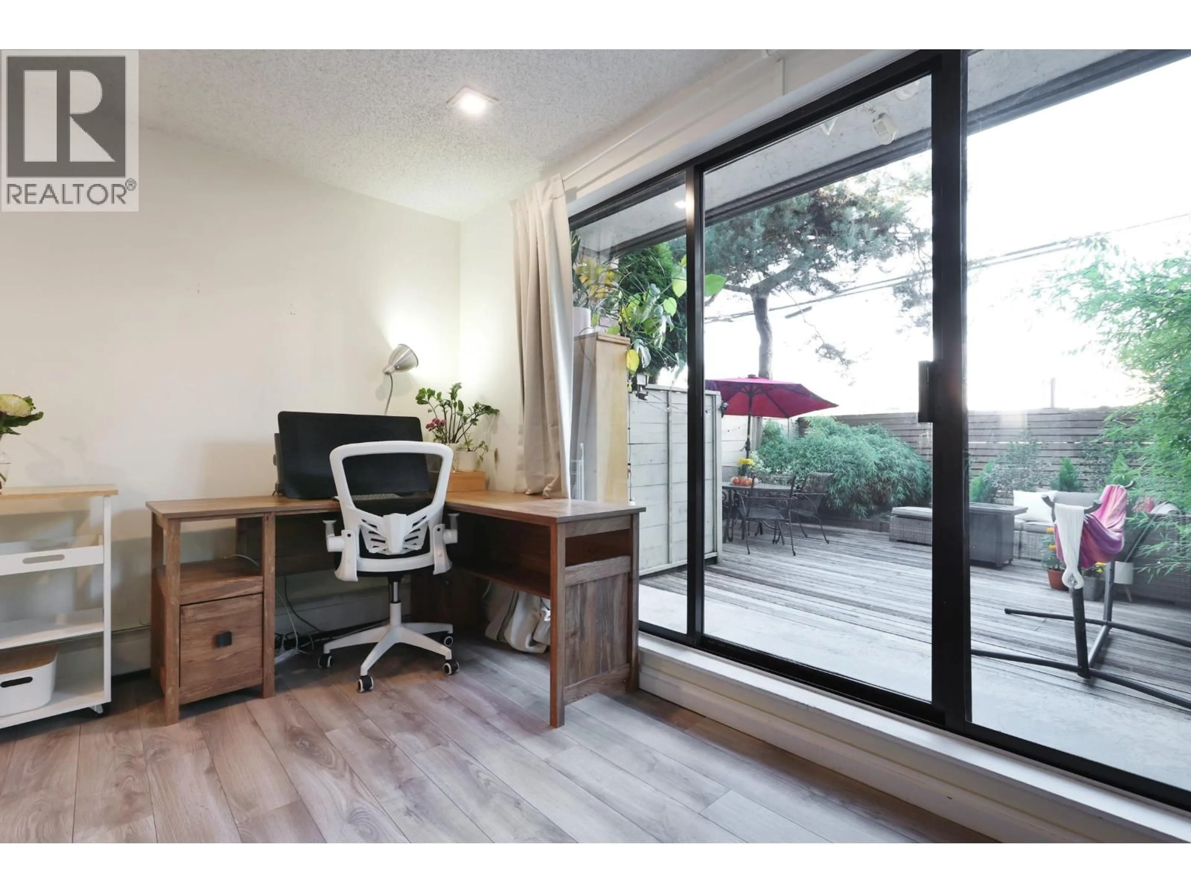 A pic of a room for 101 - 1933 5TH AVENUE, Vancouver British Columbia V6J1P6