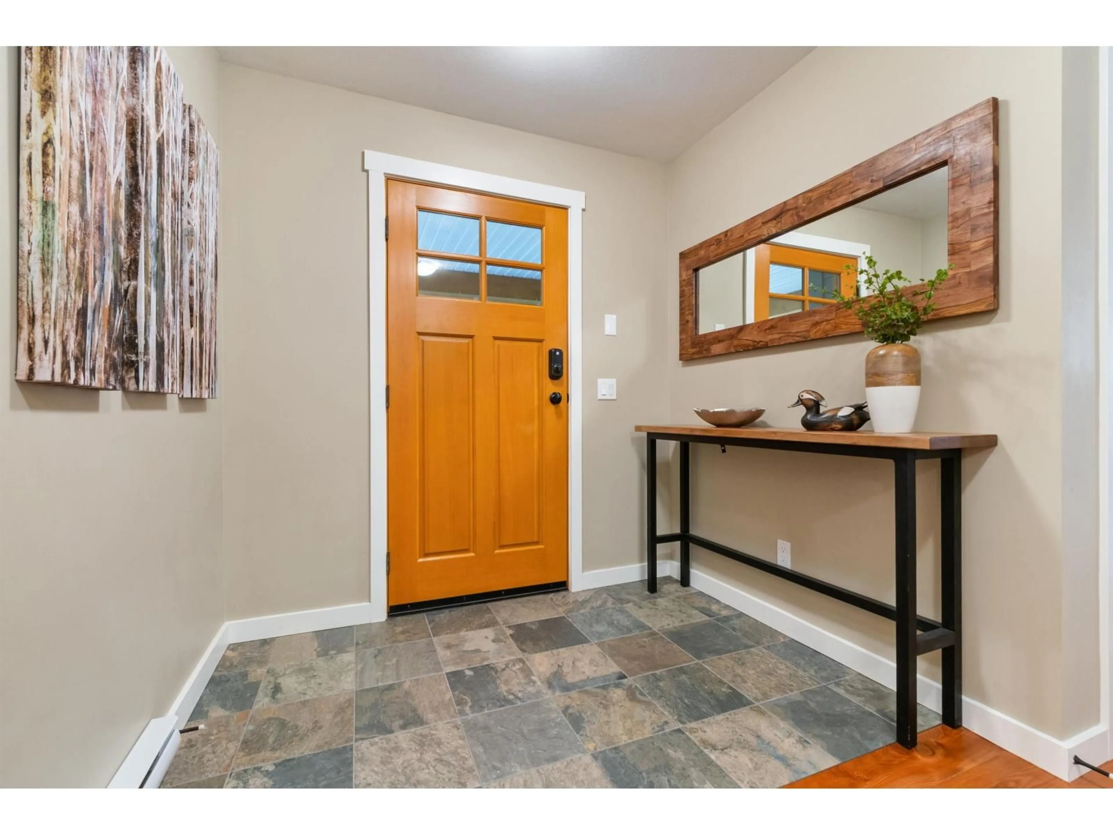 Indoor entryway for 1820 RAVENWOOD TRAIL, Lindell Beach British Columbia V2R0E1