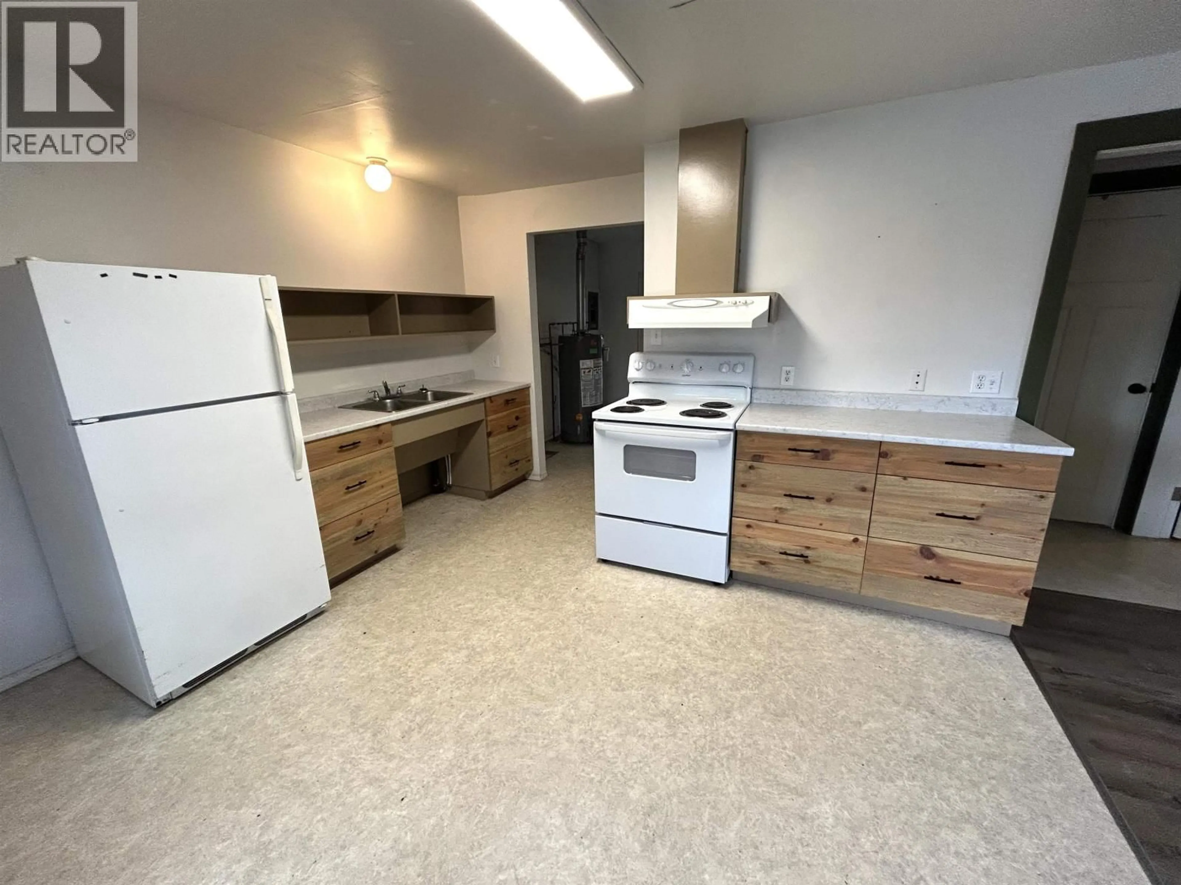 Standard kitchen, unknown for 1170 CARNEY STREET, Prince George British Columbia V2M2K9