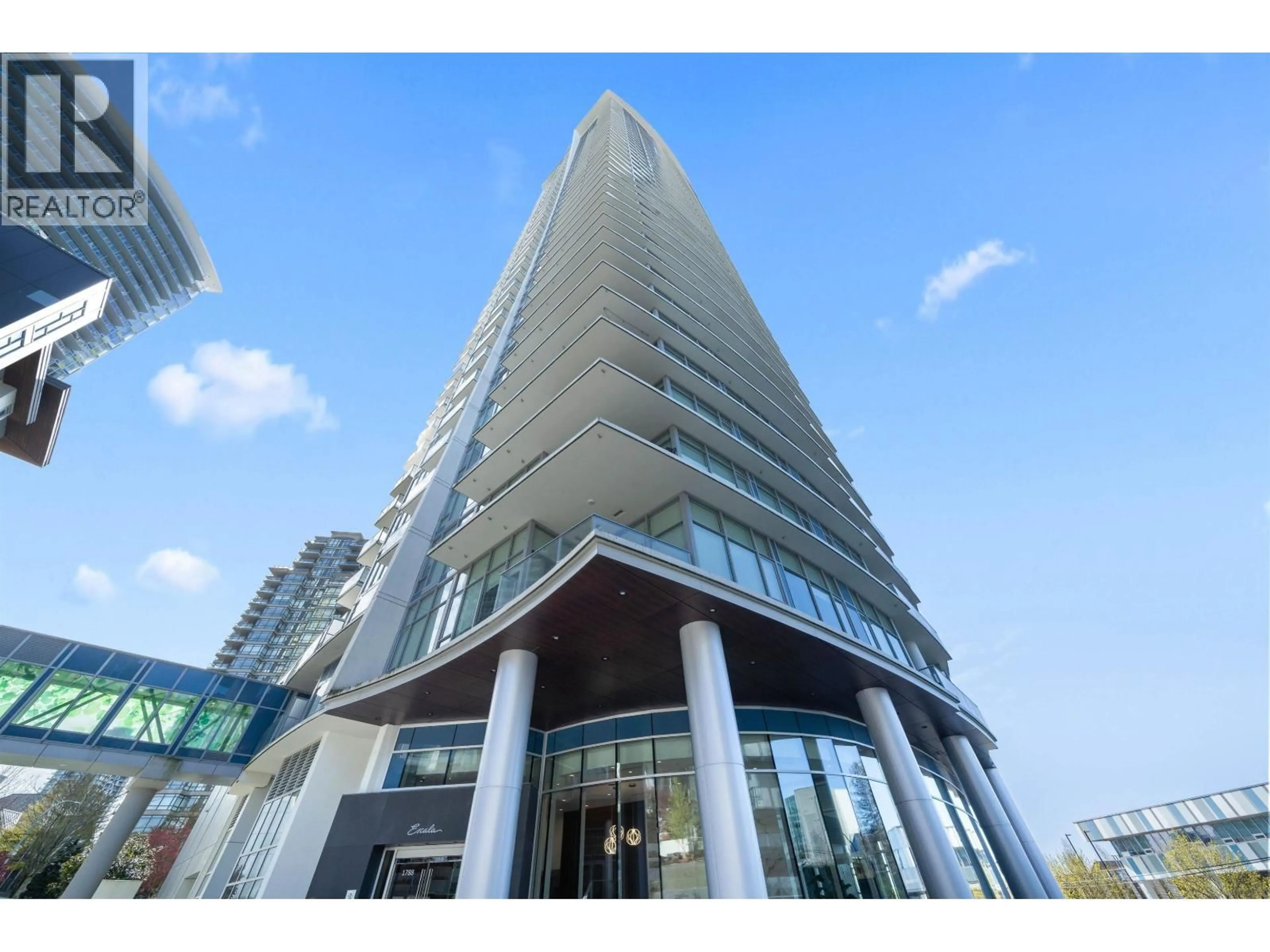 Indoor foyer for 3102 - 1788 GILMORE AVENUE, Burnaby British Columbia V5C0L5