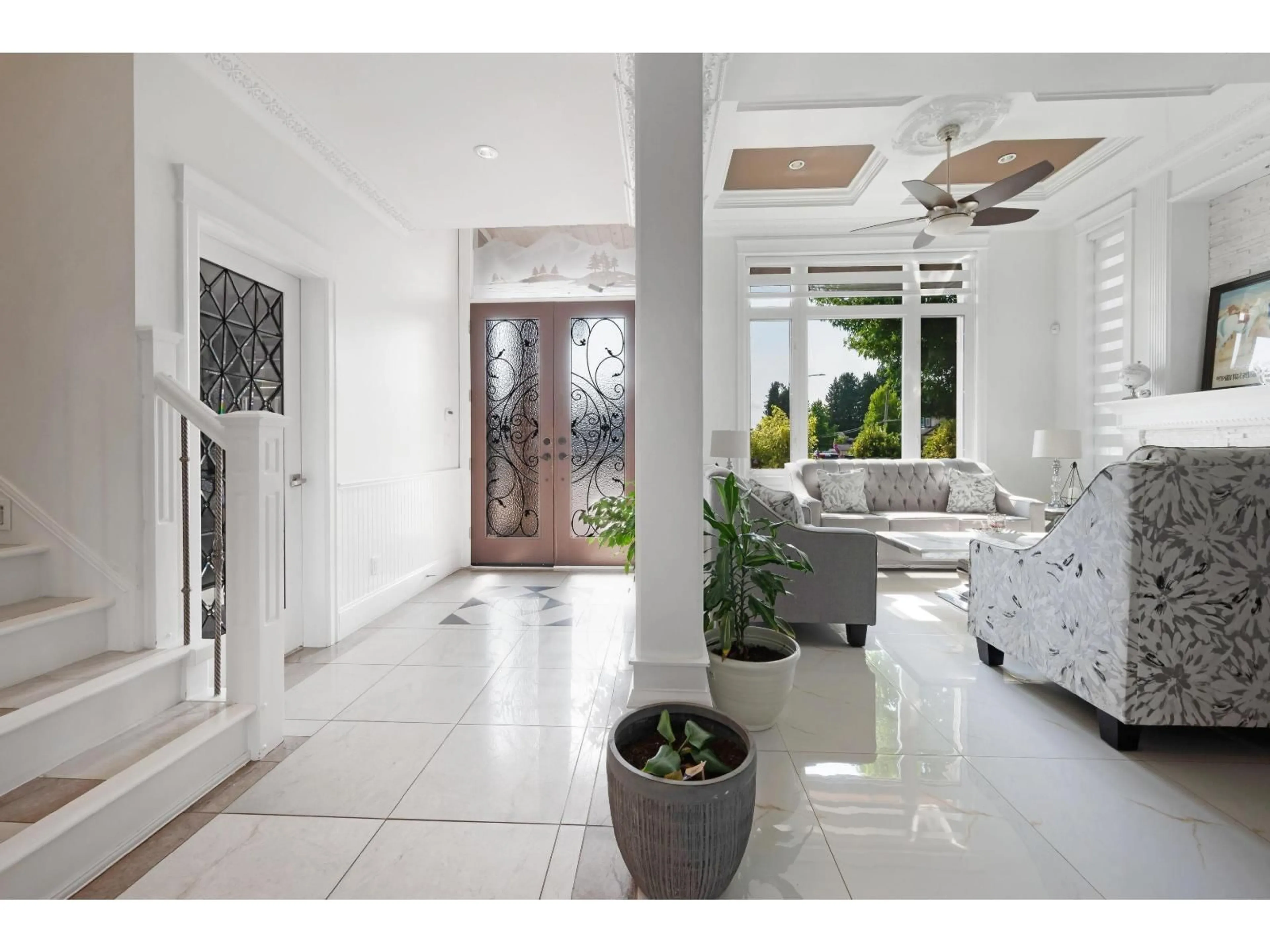 Indoor entryway for 6648 148A, Surrey British Columbia V3S2W4