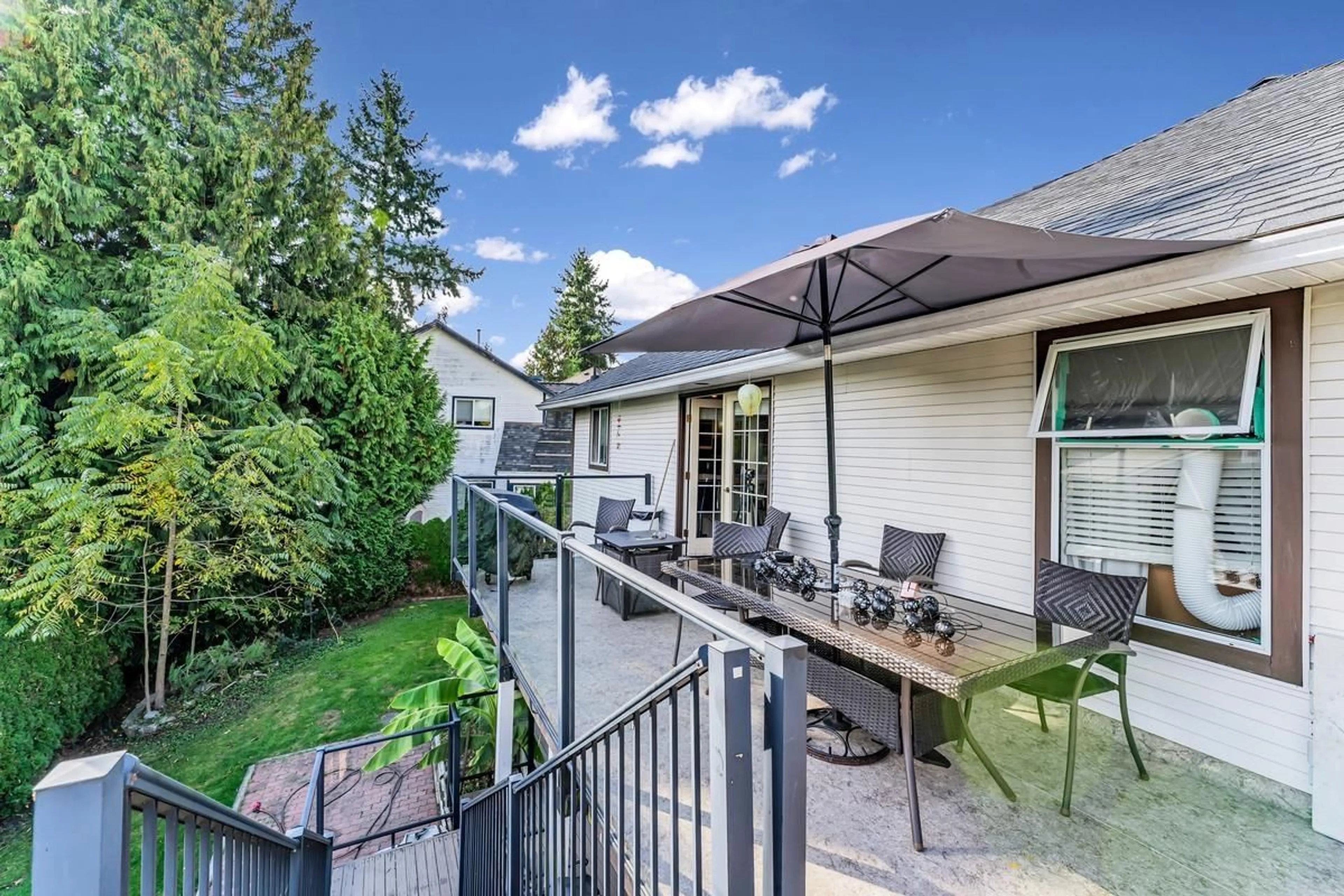 Patio, street for 16160 14B, Surrey British Columbia V4A9R3