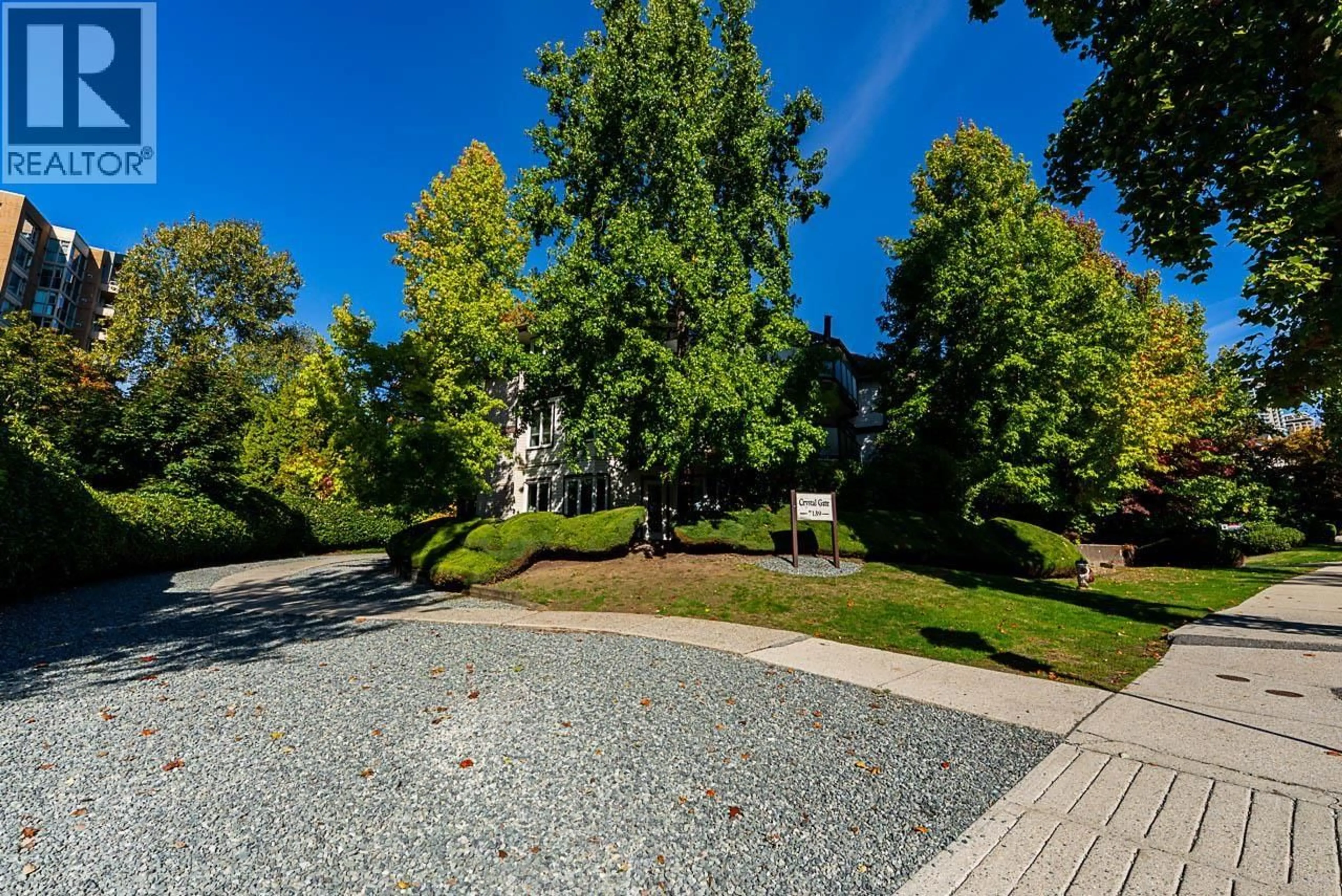 A pic from outside/outdoor area/front of a property/back of a property/a pic from drone, unknown for 217 - 7139 18TH AVENUE, Burnaby British Columbia V3N4Z3