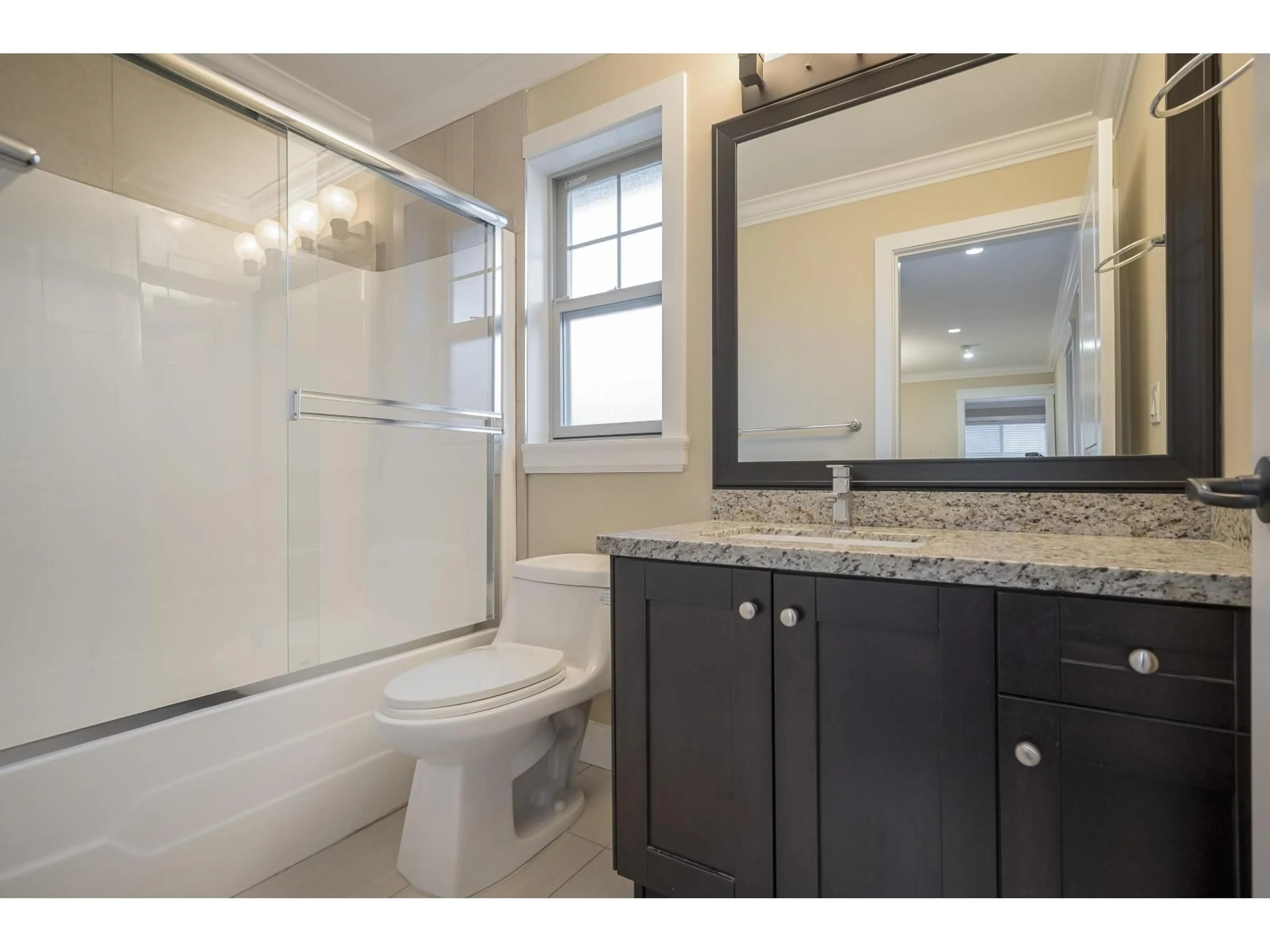 Standard bathroom, ceramic/tile floor for 19593 72, Surrey British Columbia V4N3E8