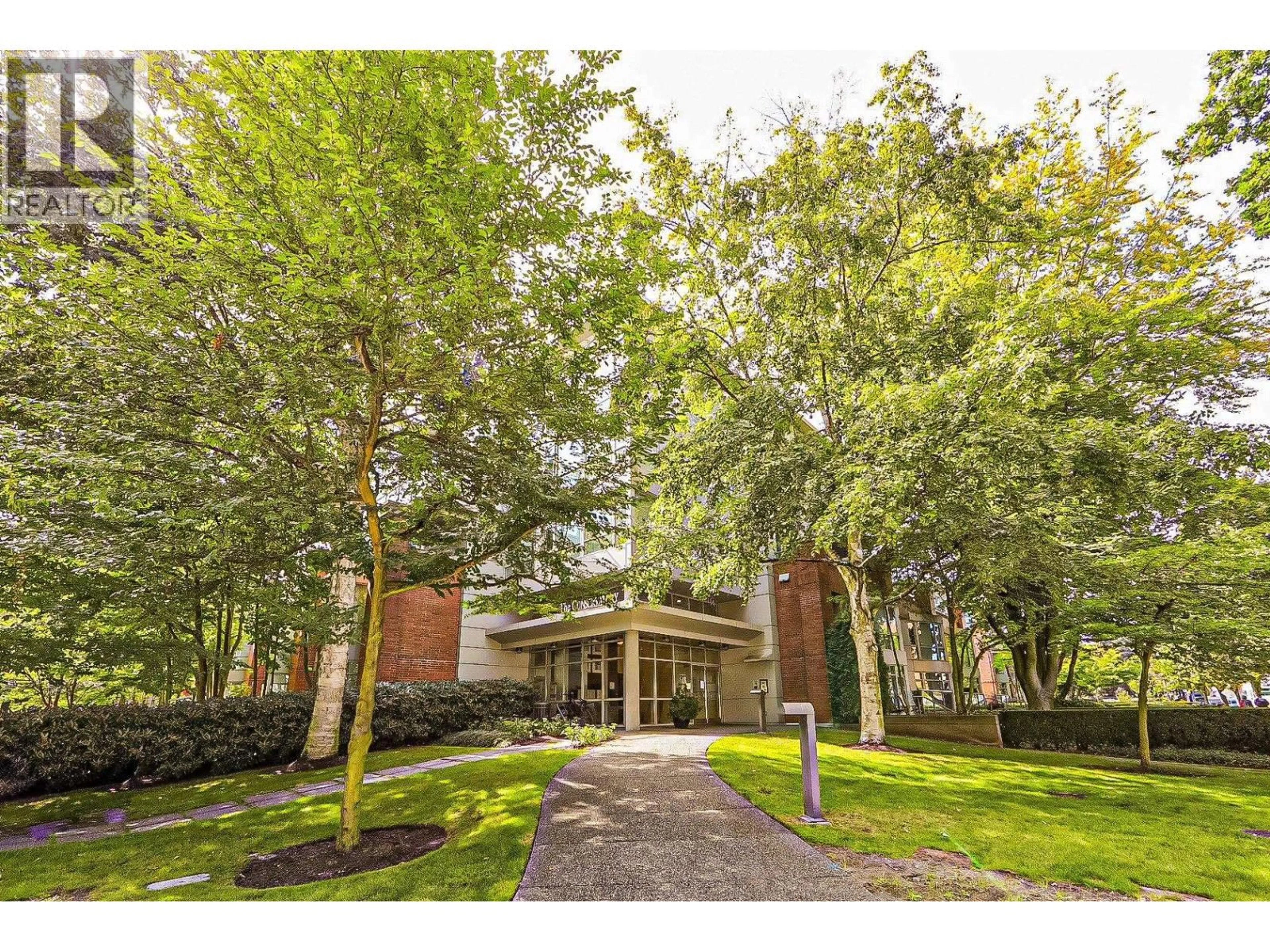 Indoor foyer for 412 - 618 45TH AVENUE, Vancouver British Columbia V5Z4R7