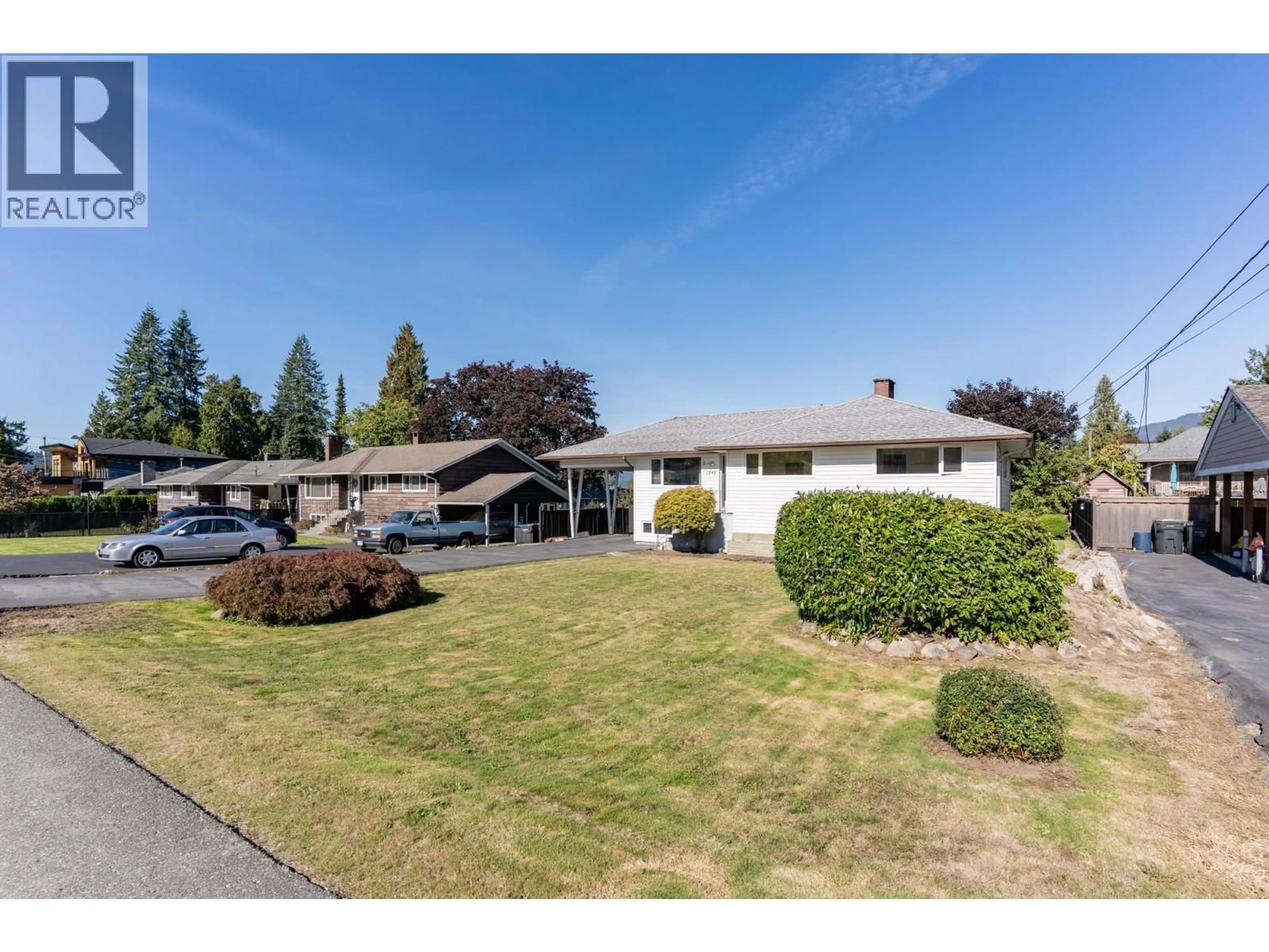 A pic from outside/outdoor area/front of a property/back of a property/a pic from drone, unknown for 1349 SUMMIT DRIVE, Coquitlam British Columbia V3J5L7
