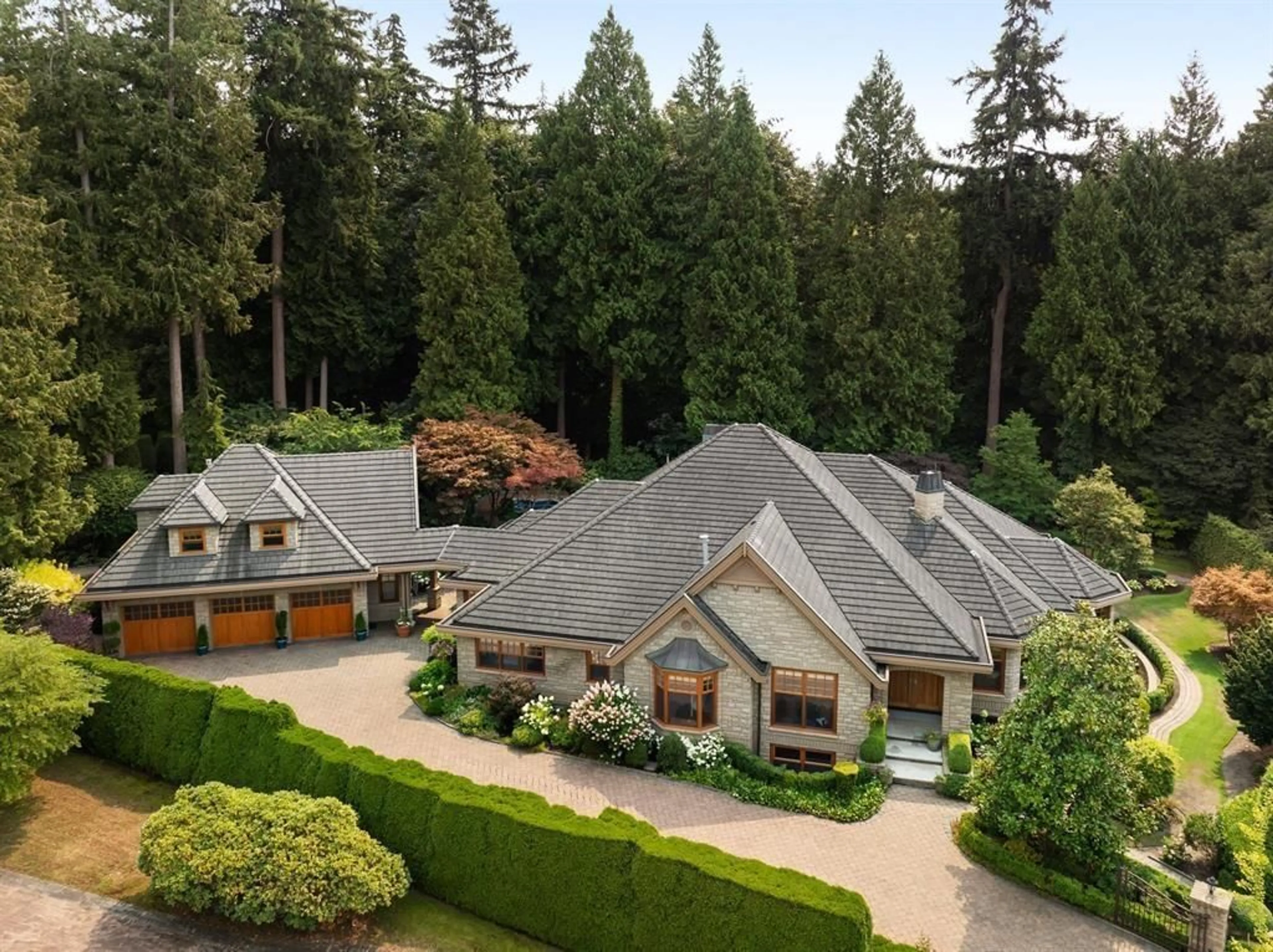 A pic from outside/outdoor area/front of a property/back of a property/a pic from drone, unknown for 3122 136, Surrey British Columbia V4P3C8