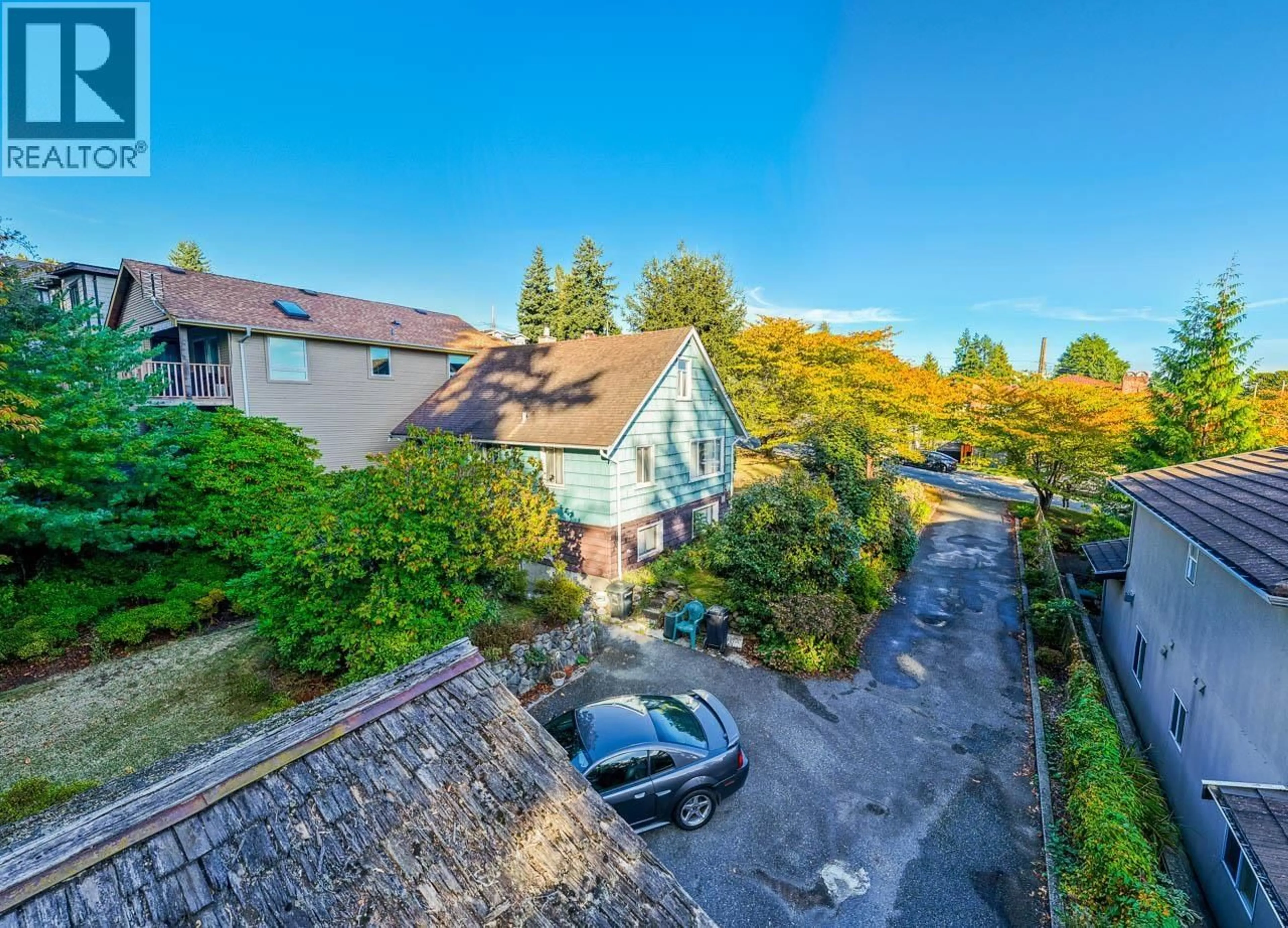 A pic from outside/outdoor area/front of a property/back of a property/a pic from drone, city buildings view from balcony for 8061 MCGREGOR AVENUE, Burnaby British Columbia V5J4H7