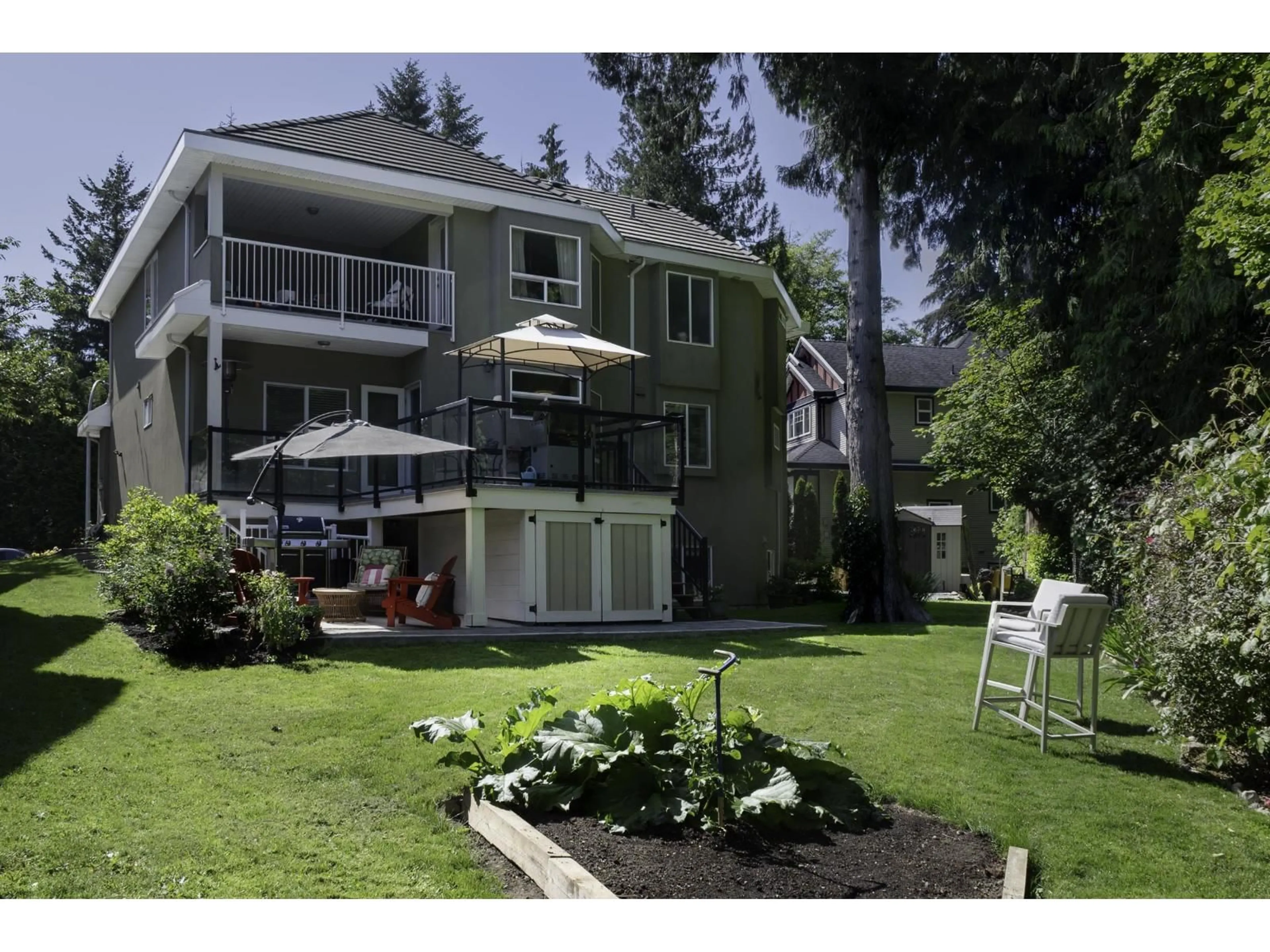 Patio, unknown for 10172 159, Surrey British Columbia V4N5R5