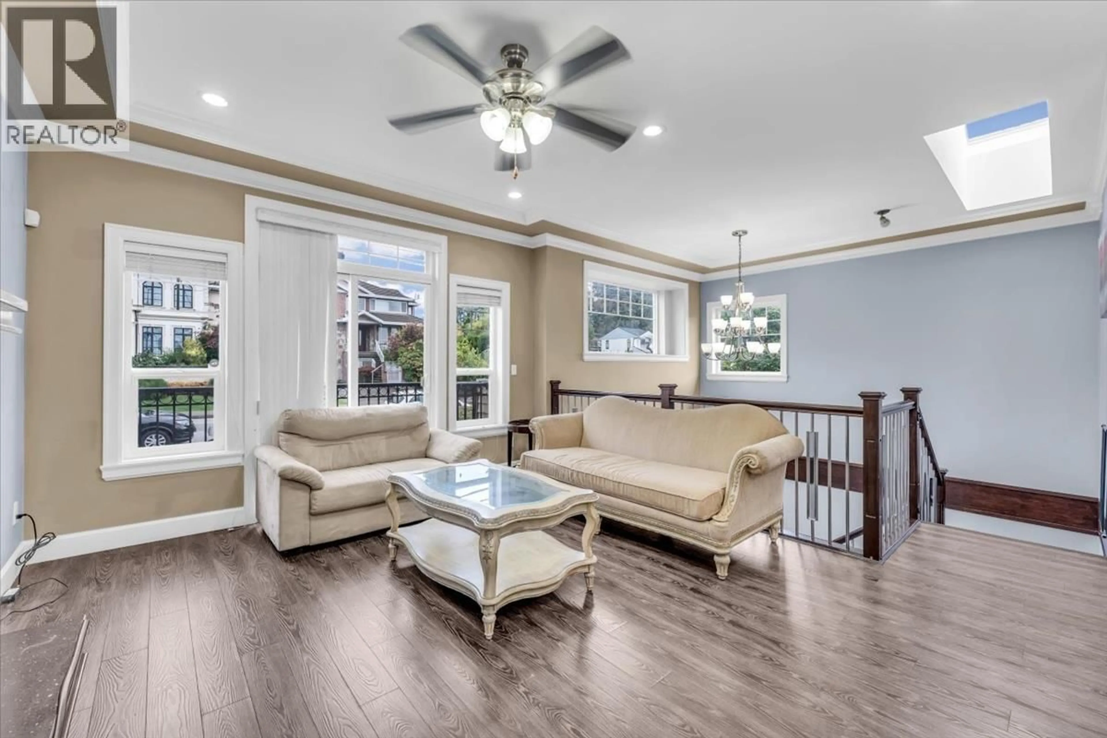 Living room with furniture, unknown for 6080 MCKEE STREET, Burnaby British Columbia V5J2V5