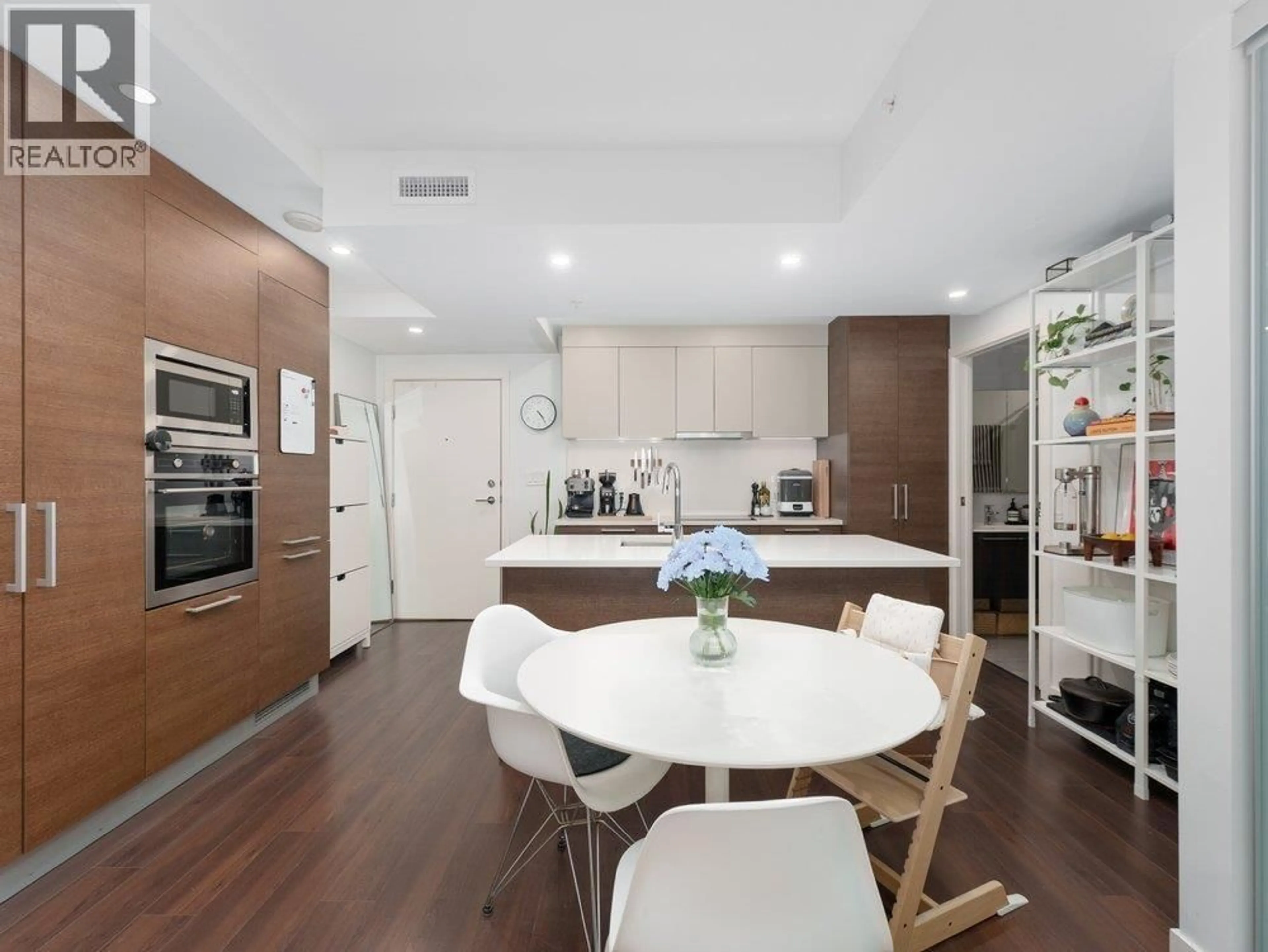Contemporary kitchen, unknown for 501 - 285 10TH AVENUE, Vancouver British Columbia V5T0H6