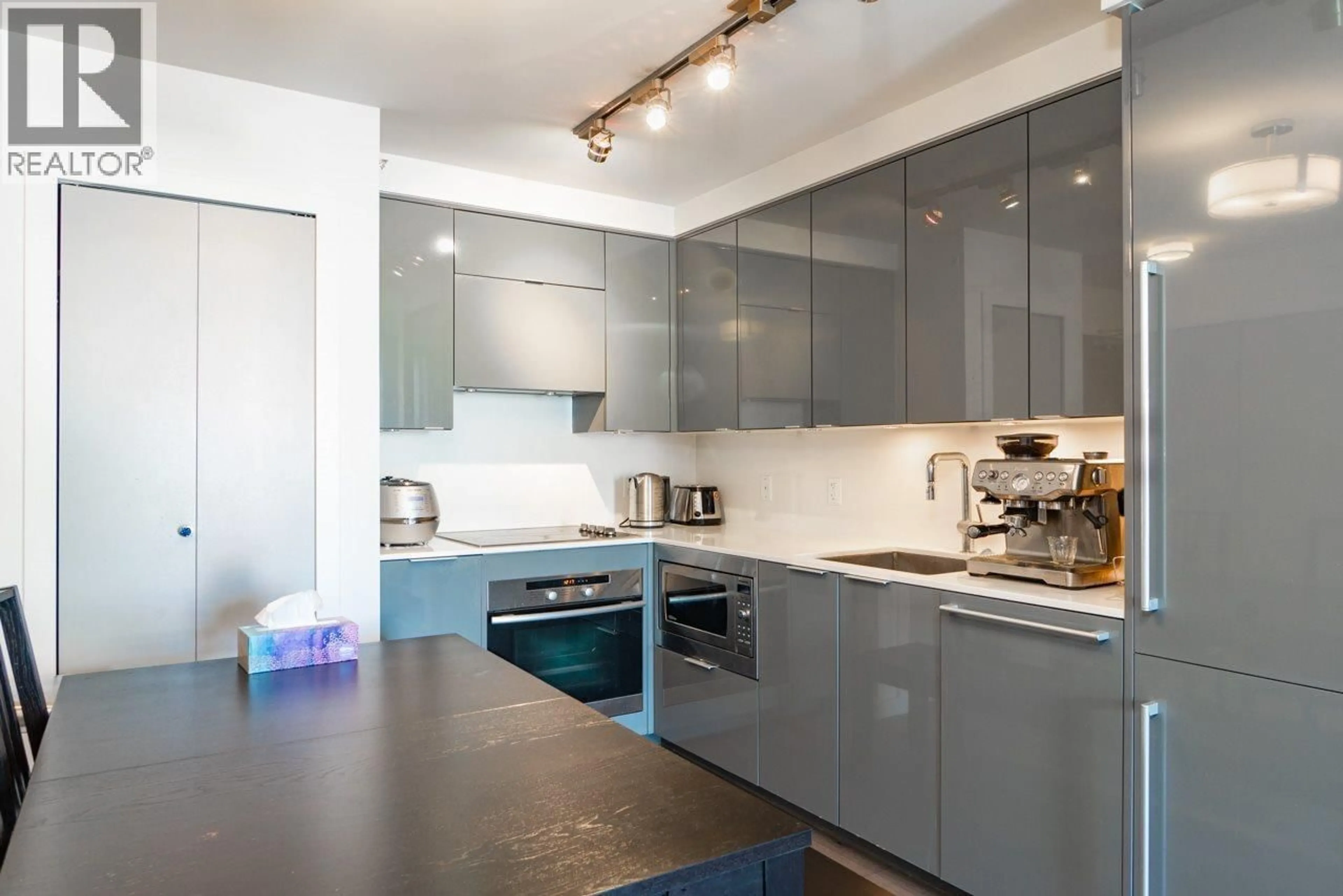 Standard kitchen, unknown for 811 - 161 GEORGIA STREET, Vancouver British Columbia V6B0K9