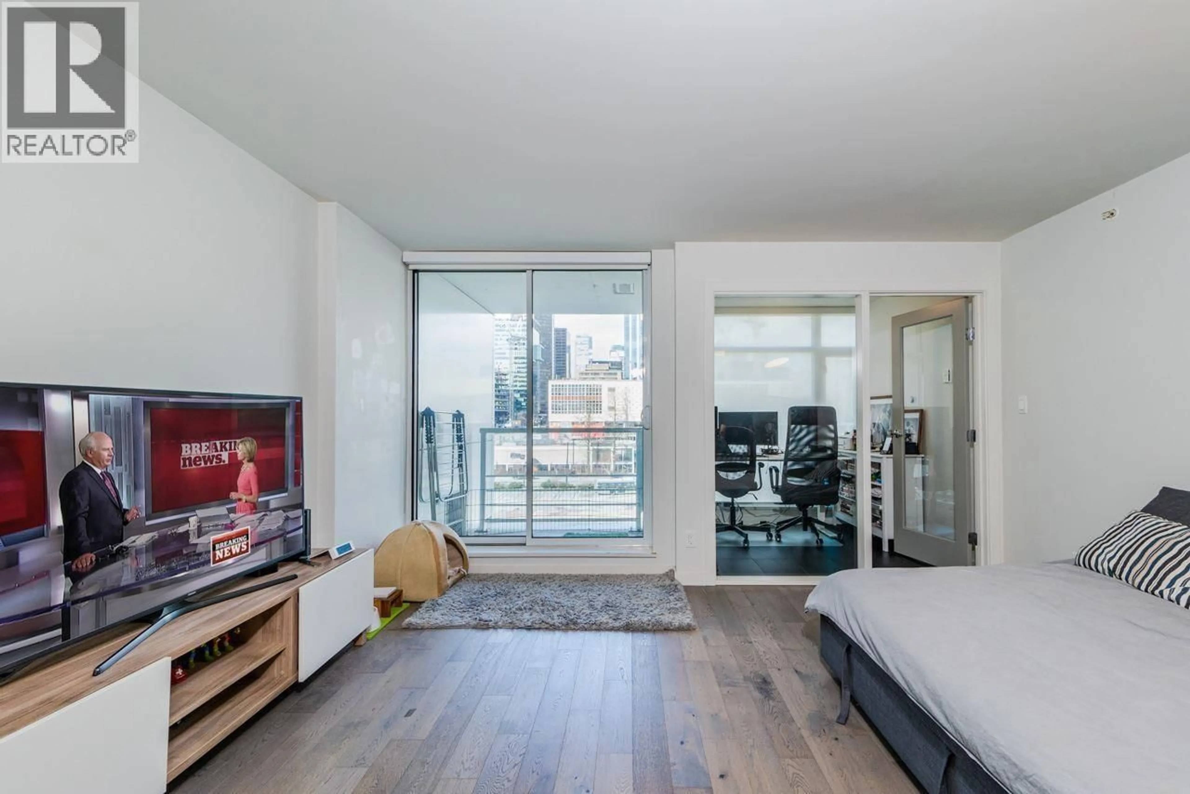 A pic of a room for 811 - 161 GEORGIA STREET, Vancouver British Columbia V6B0K9