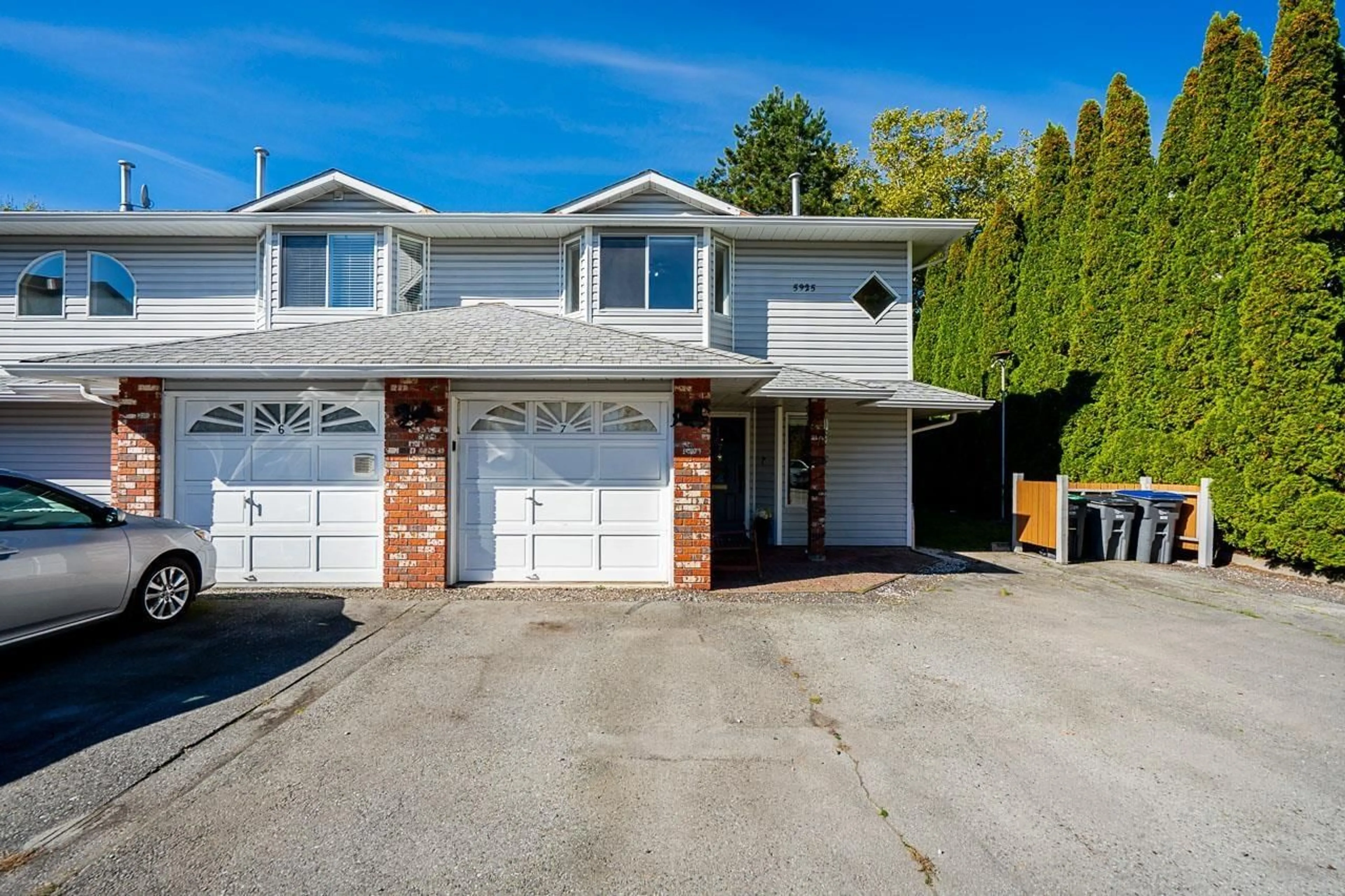 Home with vinyl exterior material, street for 7 - 5925 177B, Surrey British Columbia V3S4J7