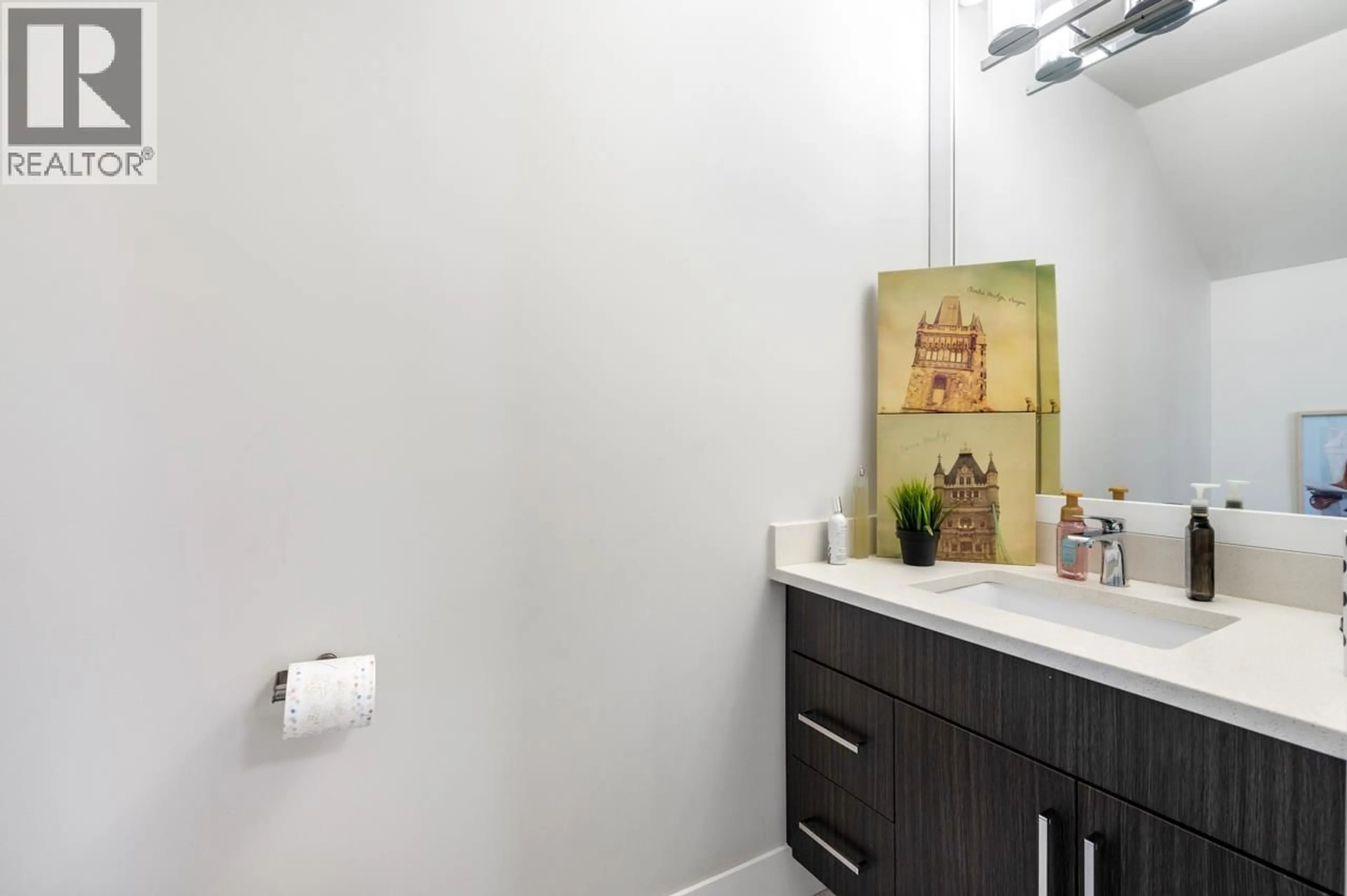 Laundry room for 117 - 7499 6TH STREET, Burnaby British Columbia V3N0G3