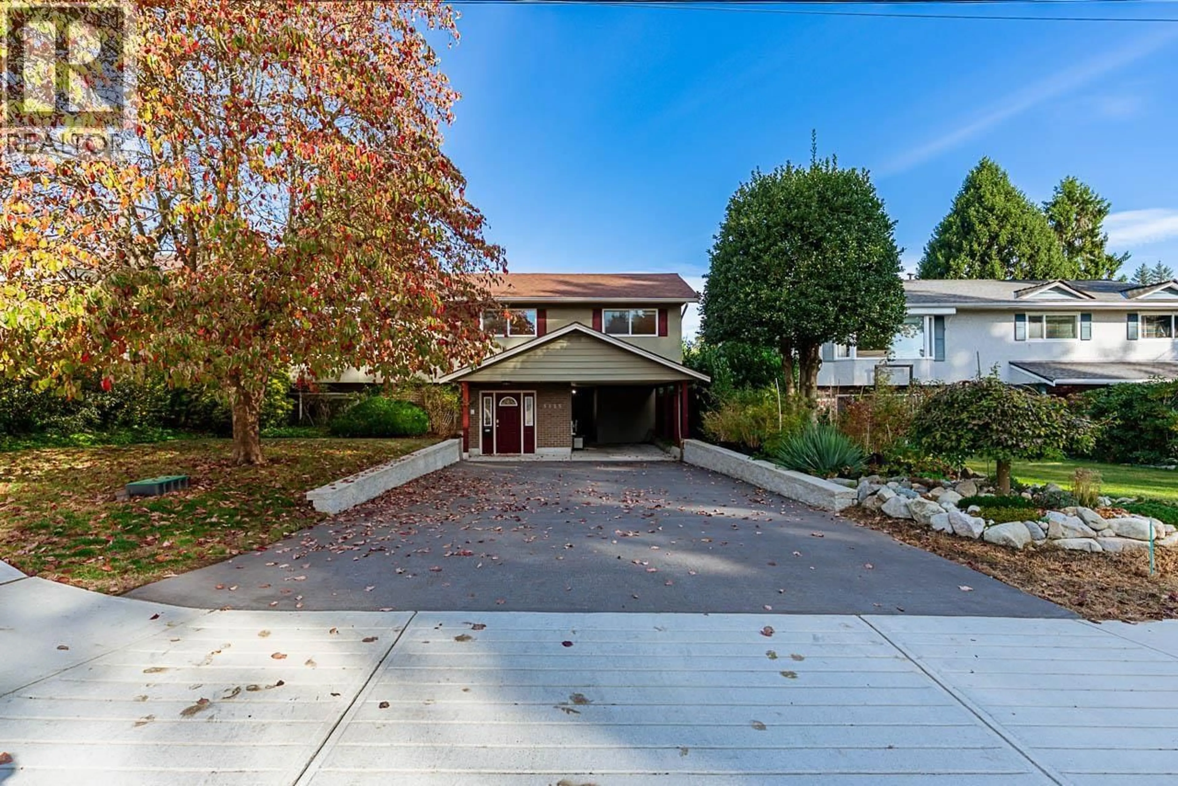 A pic from outside/outdoor area/front of a property/back of a property/a pic from drone, street for 5225 KINCAID STREET, Burnaby British Columbia V5G1W1