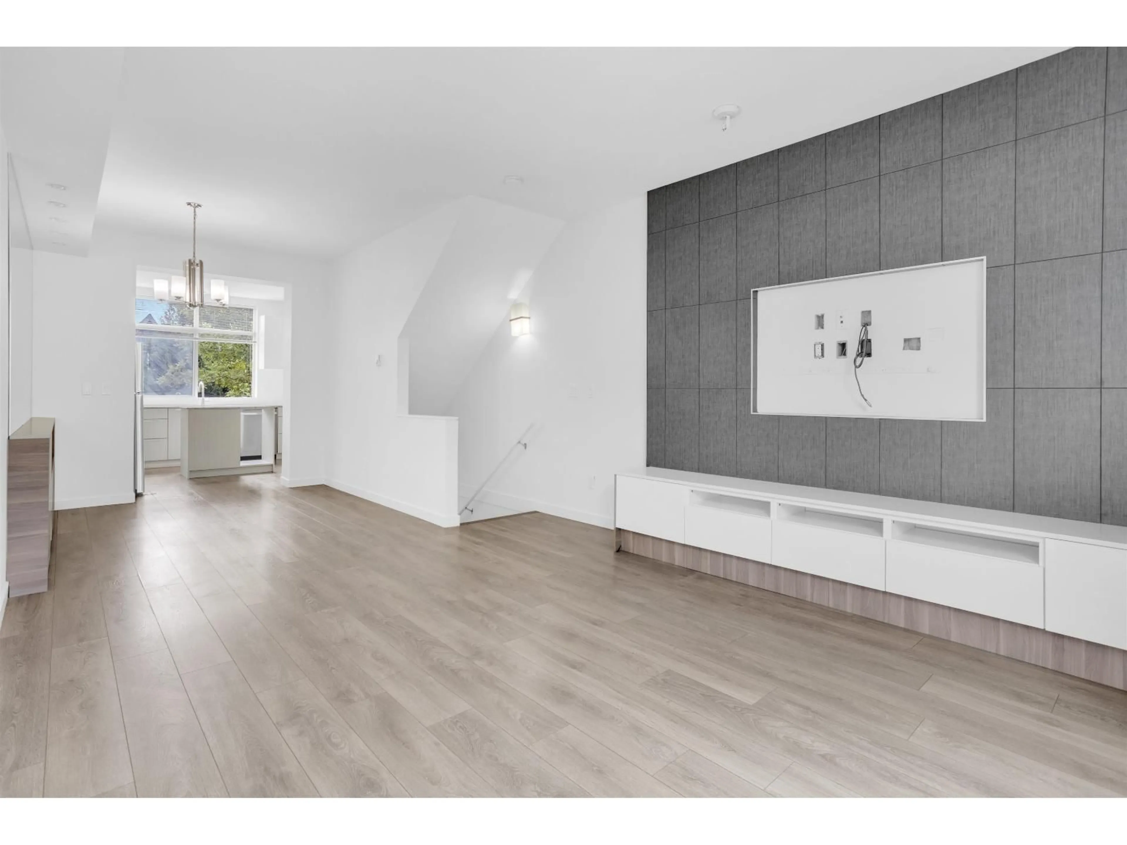 Unknown for 10 - 8473 163, Surrey British Columbia V4N6M7