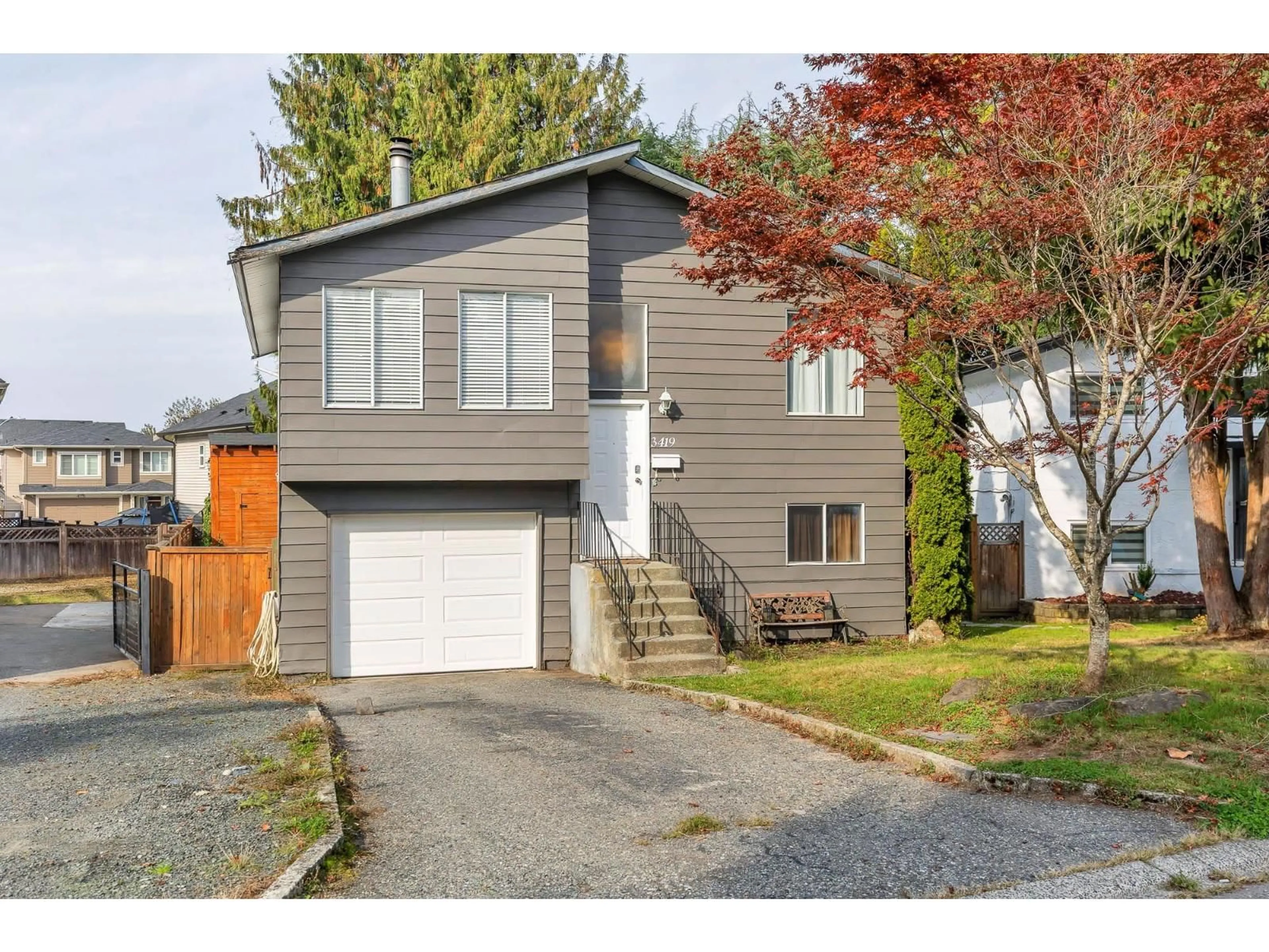Home with vinyl exterior material, street for 3419 JUNIPER, Abbotsford British Columbia V2S7V2