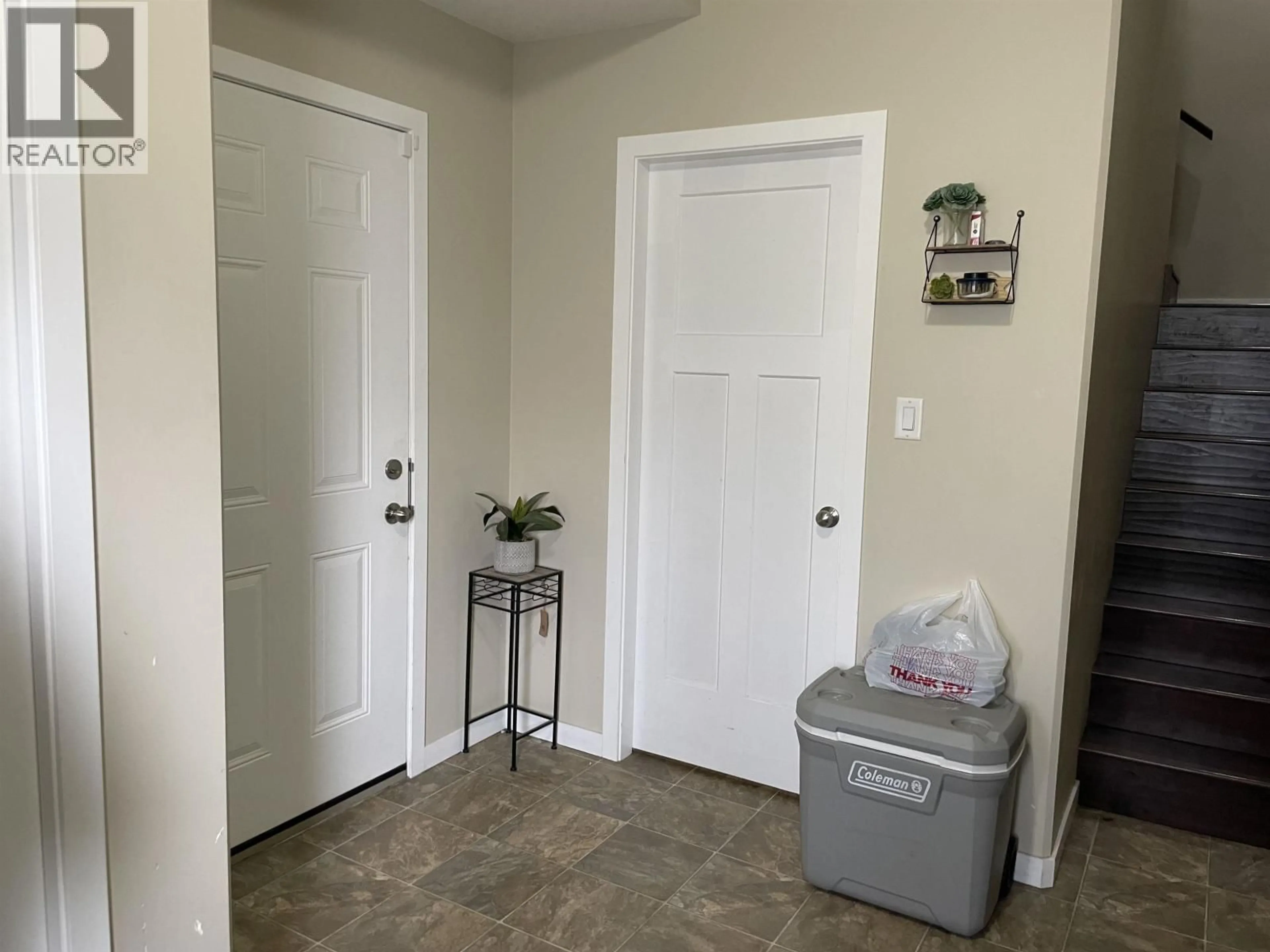 Indoor entryway for 596 HARPER STREET, Prince George British Columbia V2M2W5