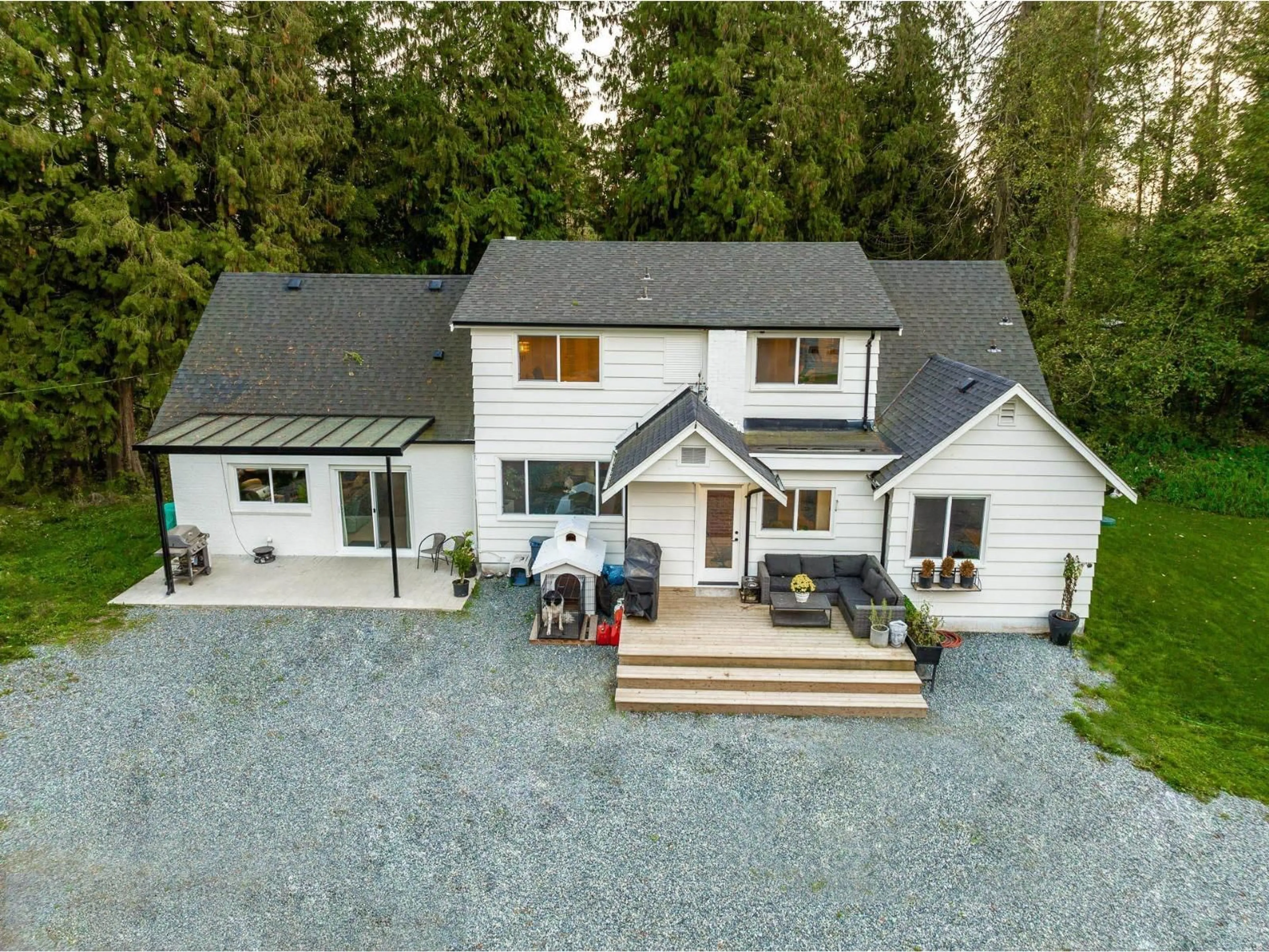 A pic from outside/outdoor area/front of a property/back of a property/a pic from drone, unknown for 27591 40, Langley British Columbia V4W1V8