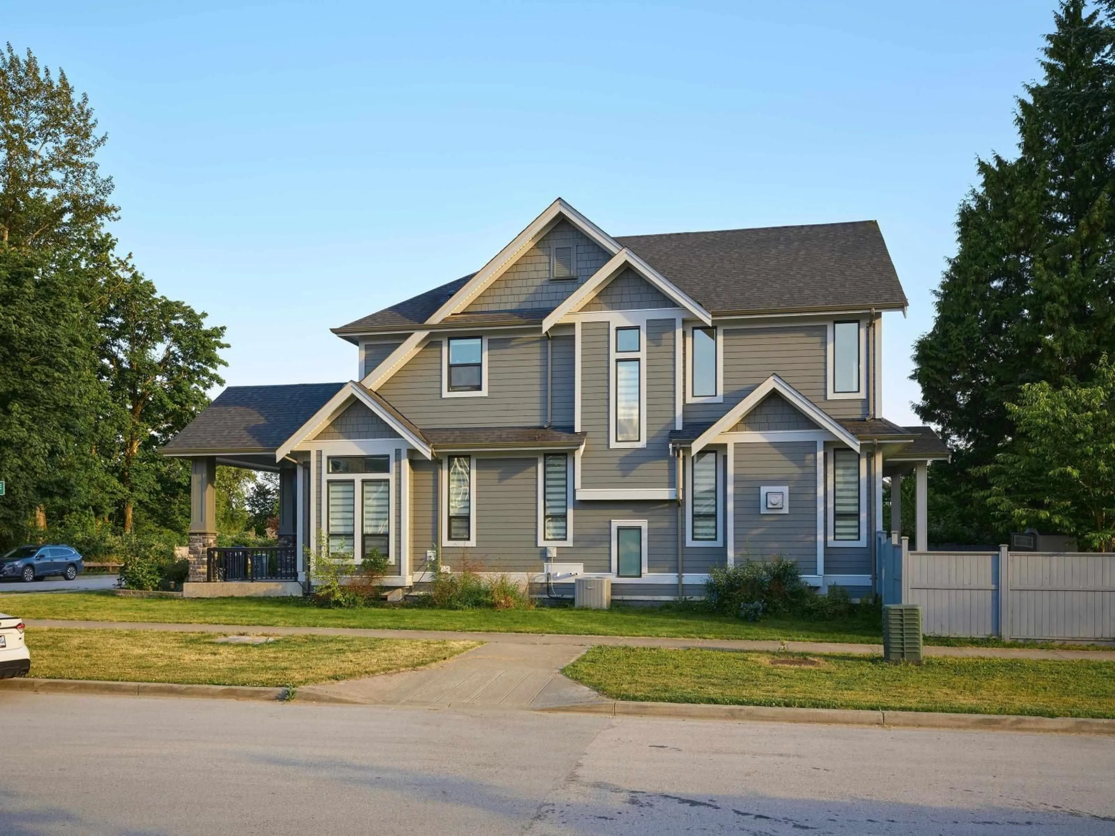 Home with vinyl exterior material, street for 10295 166B, Surrey British Columbia V4N6V4