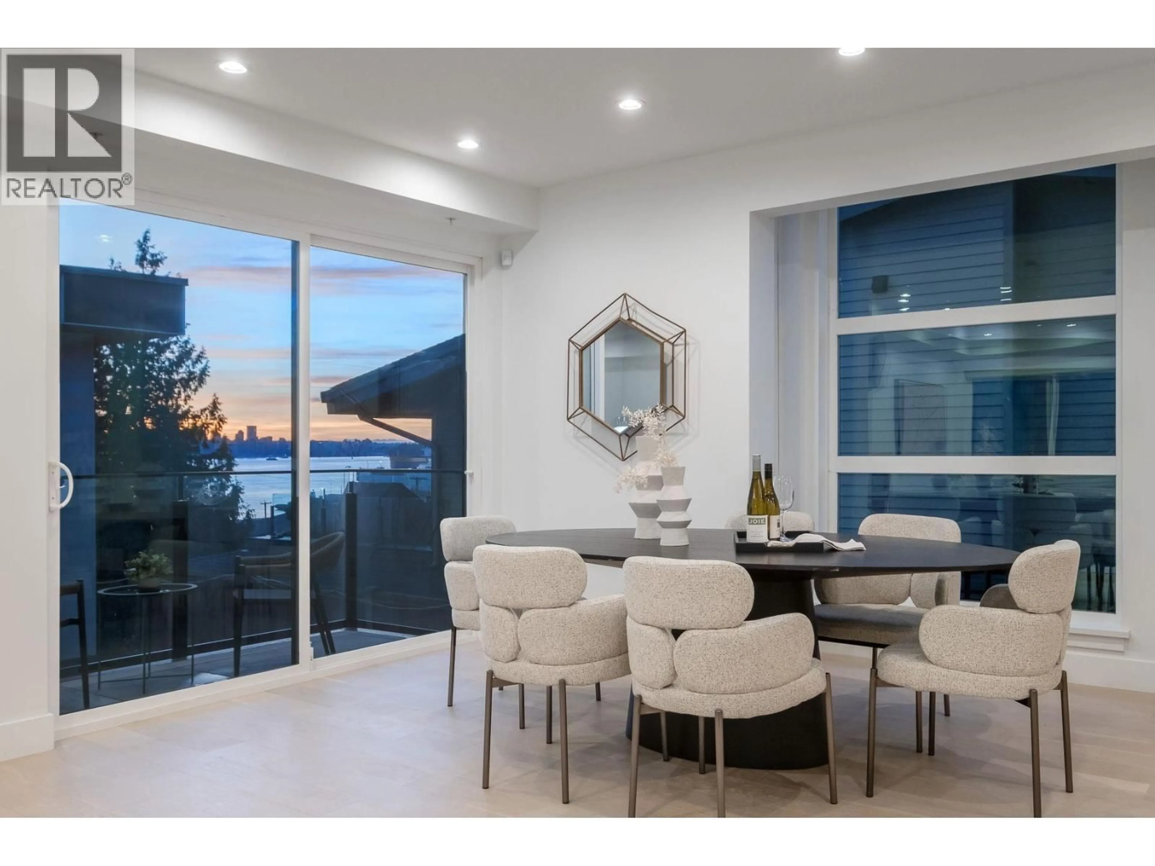 Dining room, unknown for 2 - 432 1ST STREET, North Vancouver British Columbia V7L1B7