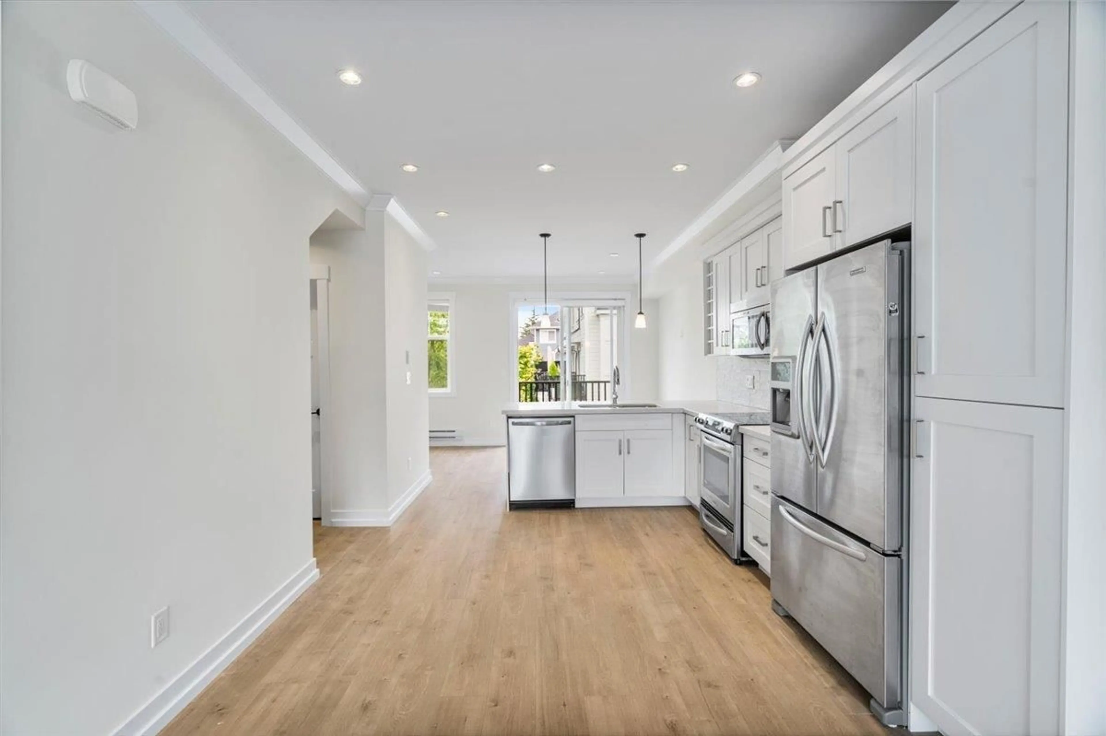 Open concept kitchen, unknown for 45 - 16458 23A, Surrey British Columbia V3Z0L9