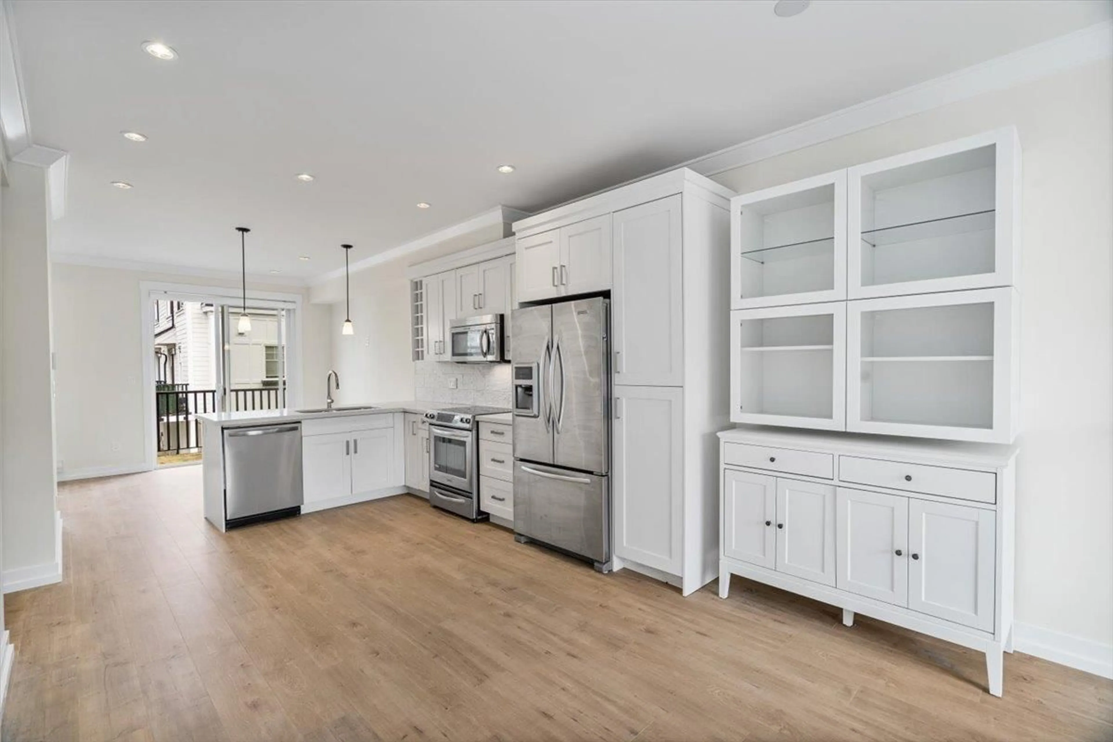 Open concept kitchen, unknown for 45 - 16458 23A, Surrey British Columbia V3Z0L9
