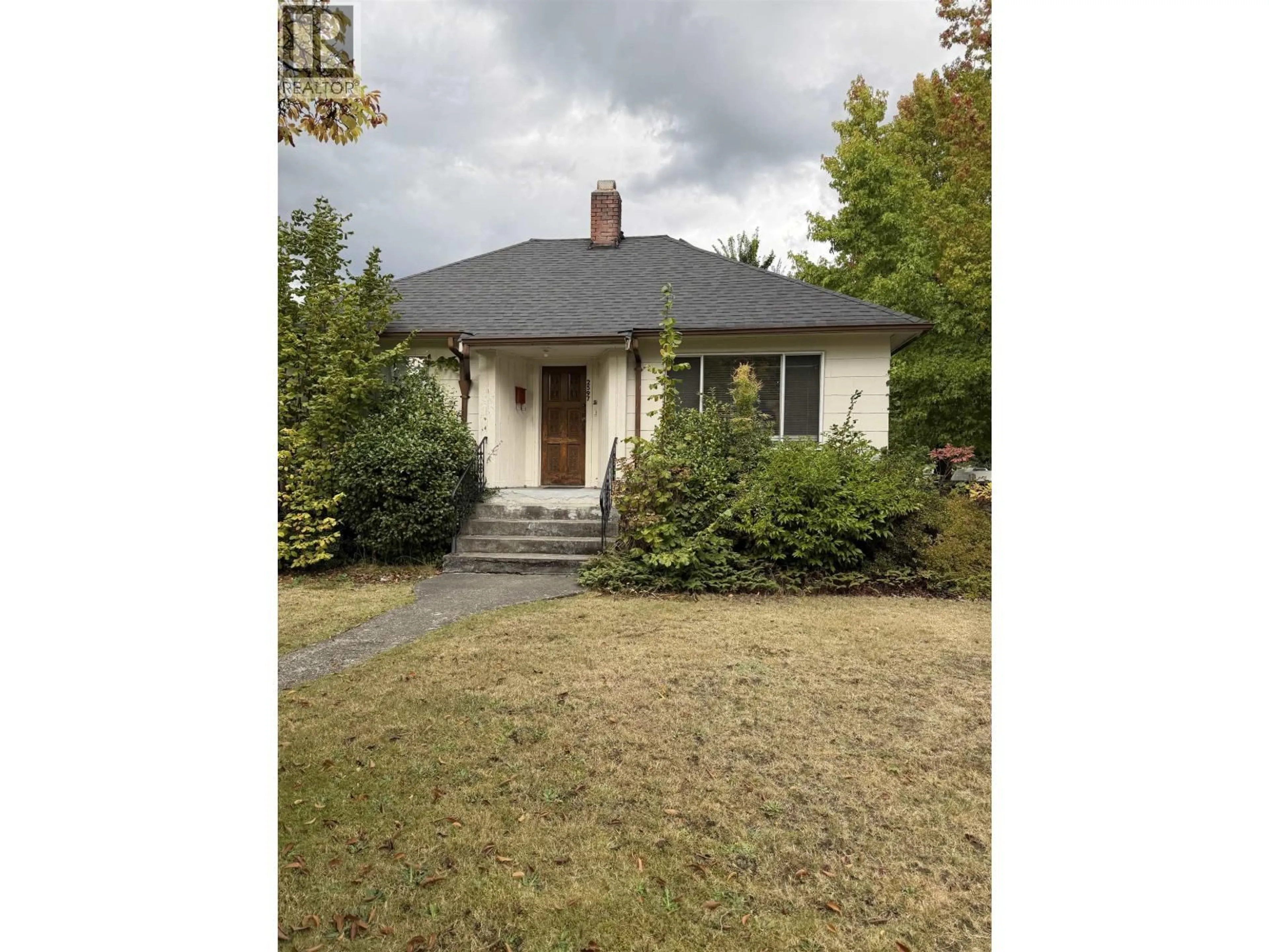 Unknown for 2597 4TH AVENUE, Vancouver British Columbia V5M1K2