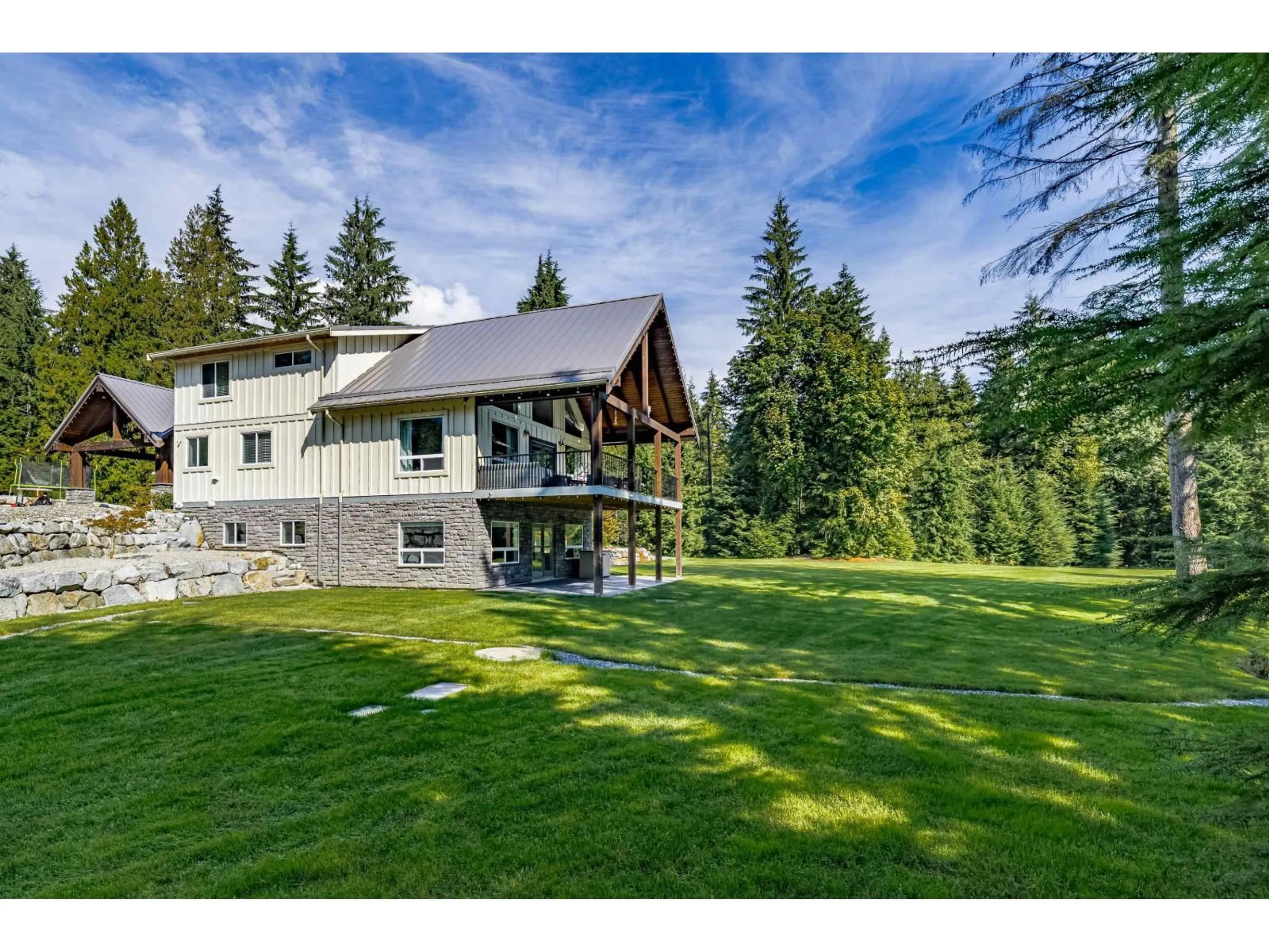 A pic from outside/outdoor area/front of a property/back of a property/a pic from drone, mountain view for 10062 CHARLONG, Mission British Columbia V2V0B5