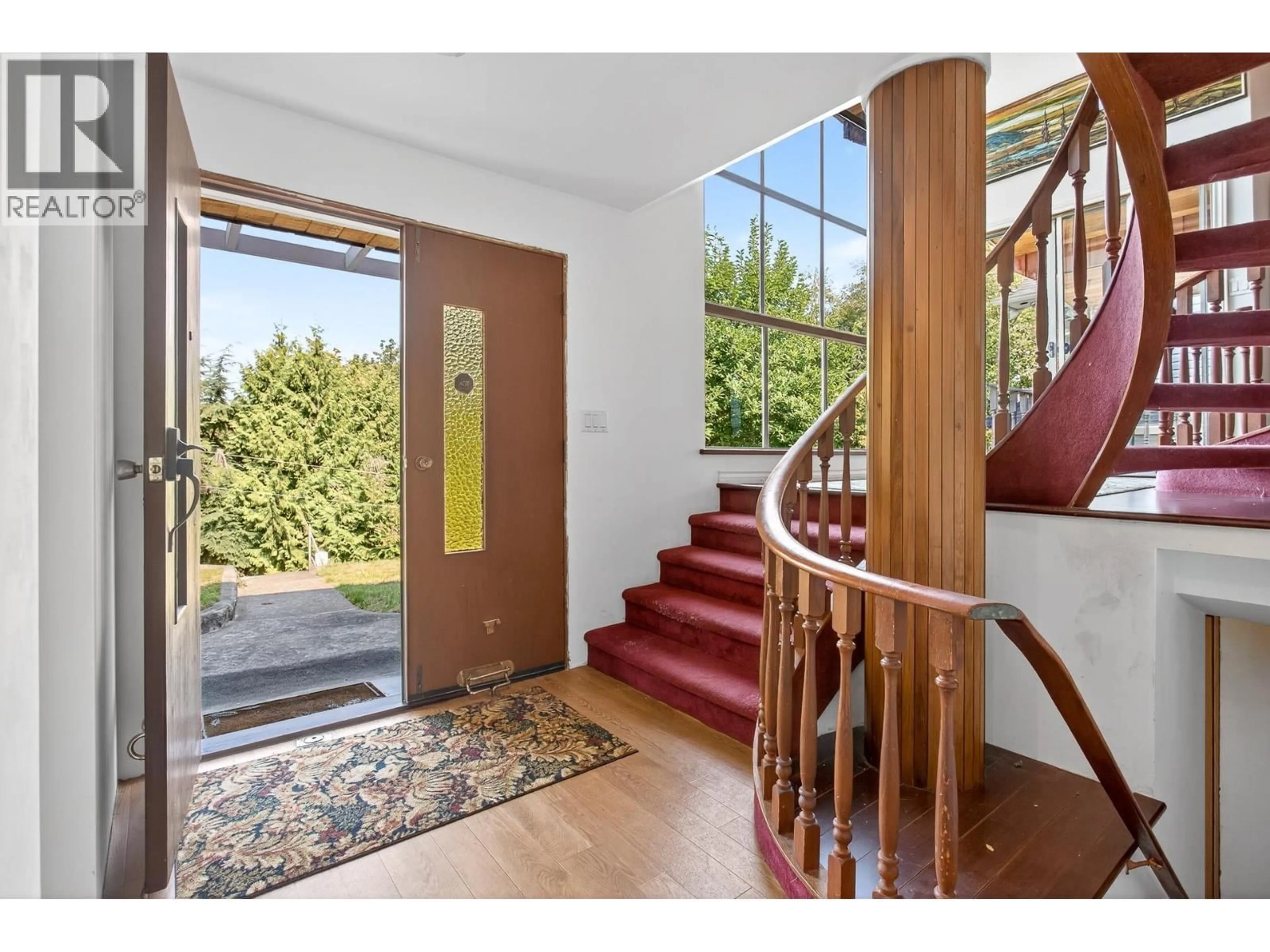 Indoor entryway for 2337 ST GEORGE STREET, Port Moody British Columbia V3H2G3