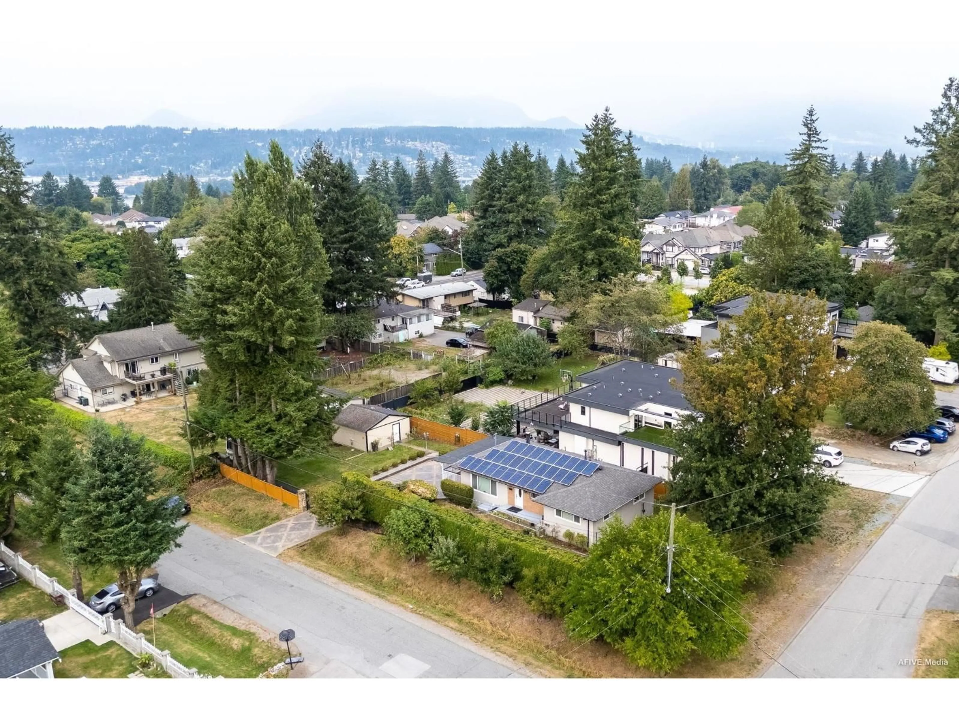 A pic from outside/outdoor area/front of a property/back of a property/a pic from drone, mountain view for 14033 DOUGLAS, Surrey British Columbia V3R5N2