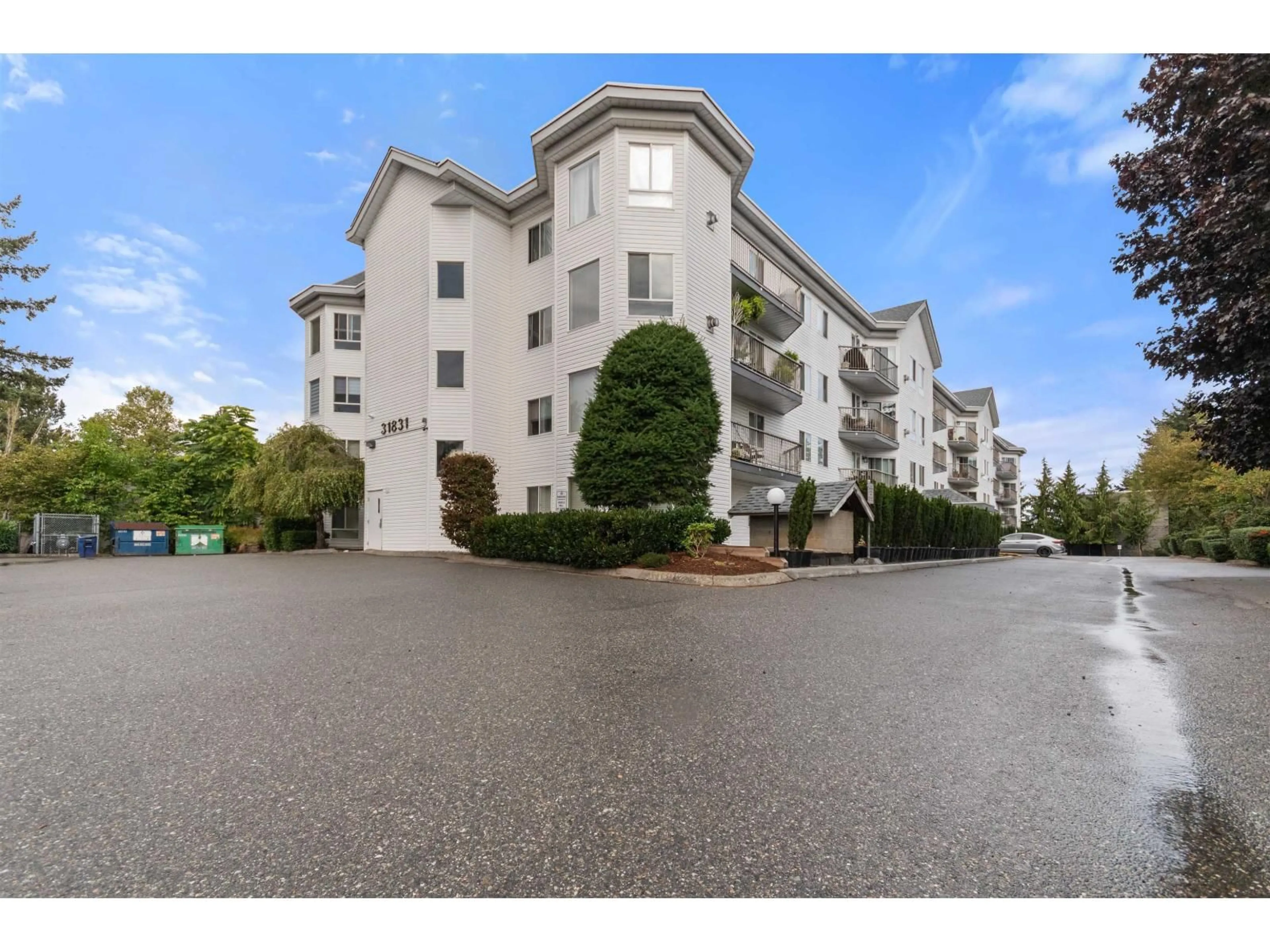 A pic from outside/outdoor area/front of a property/back of a property/a pic from drone, street for 103 - 31831 PEARDONVILLE, Abbotsford British Columbia V2T1L5