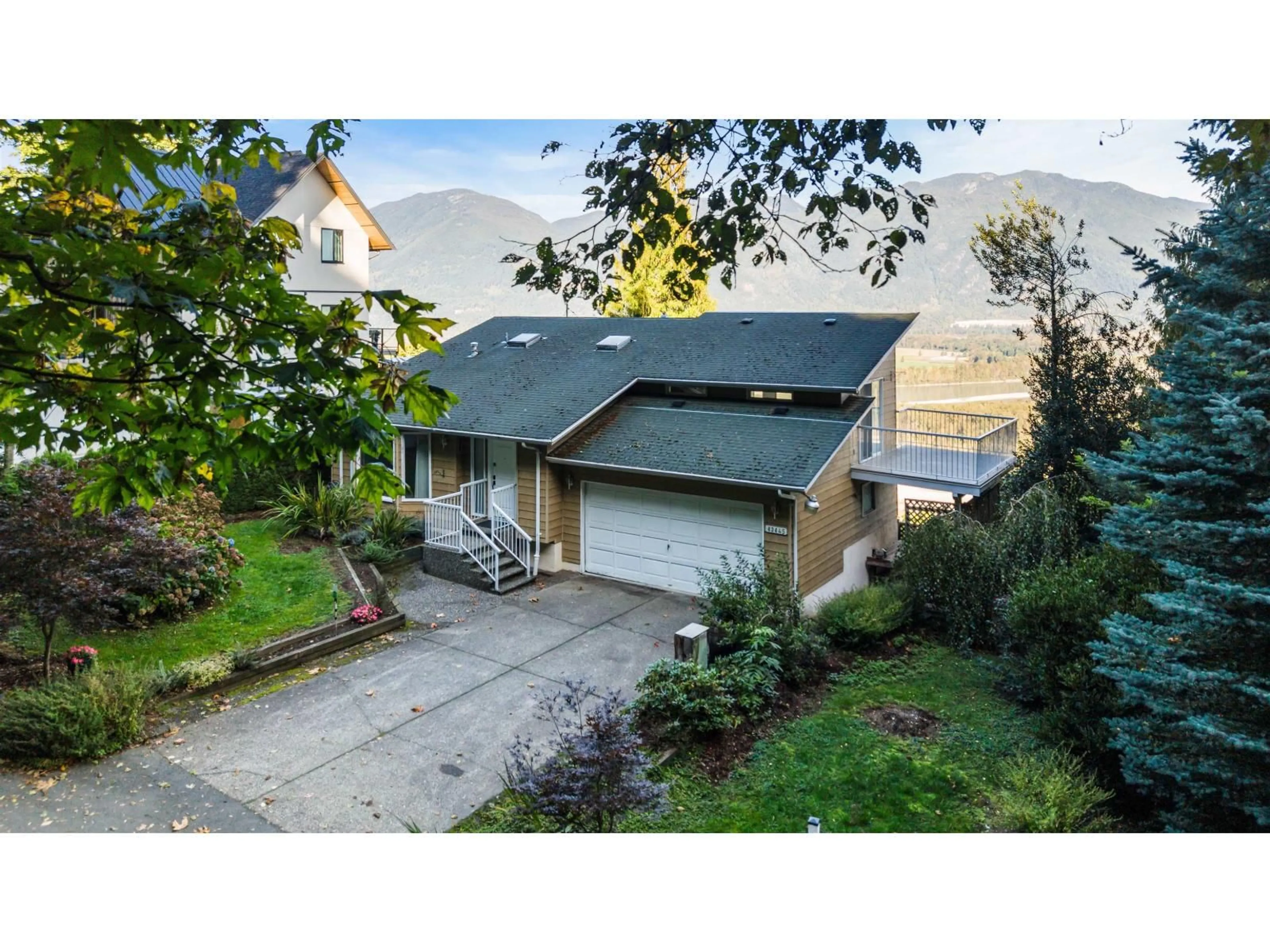 A pic from outside/outdoor area/front of a property/back of a property/a pic from drone, mountain view for 43445 ALAMEDA DRIVE, Chilliwack British Columbia V2R0J9