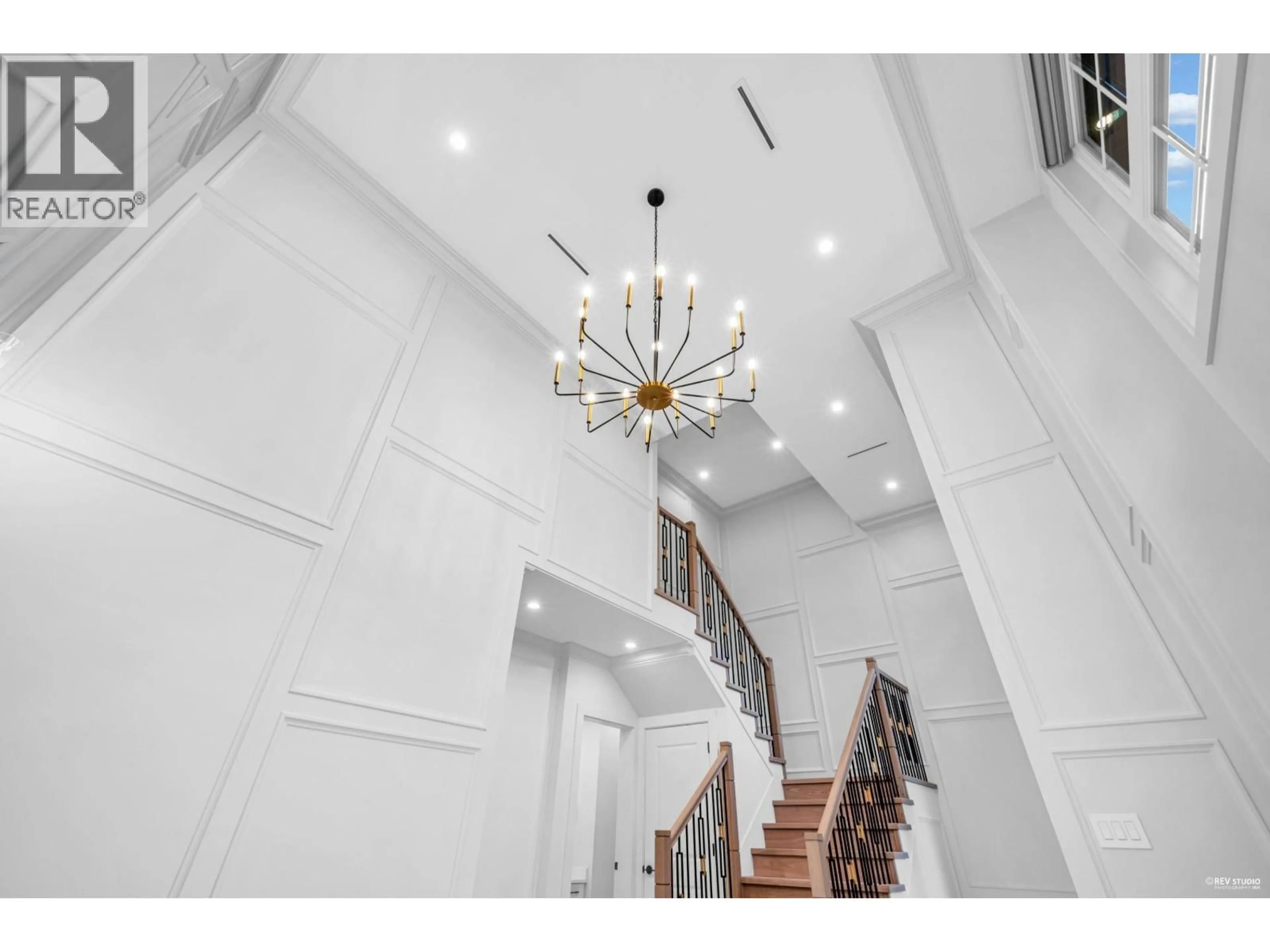 Indoor foyer for 11308 WILLIAMS ROAD, Richmond British Columbia V7A1J1