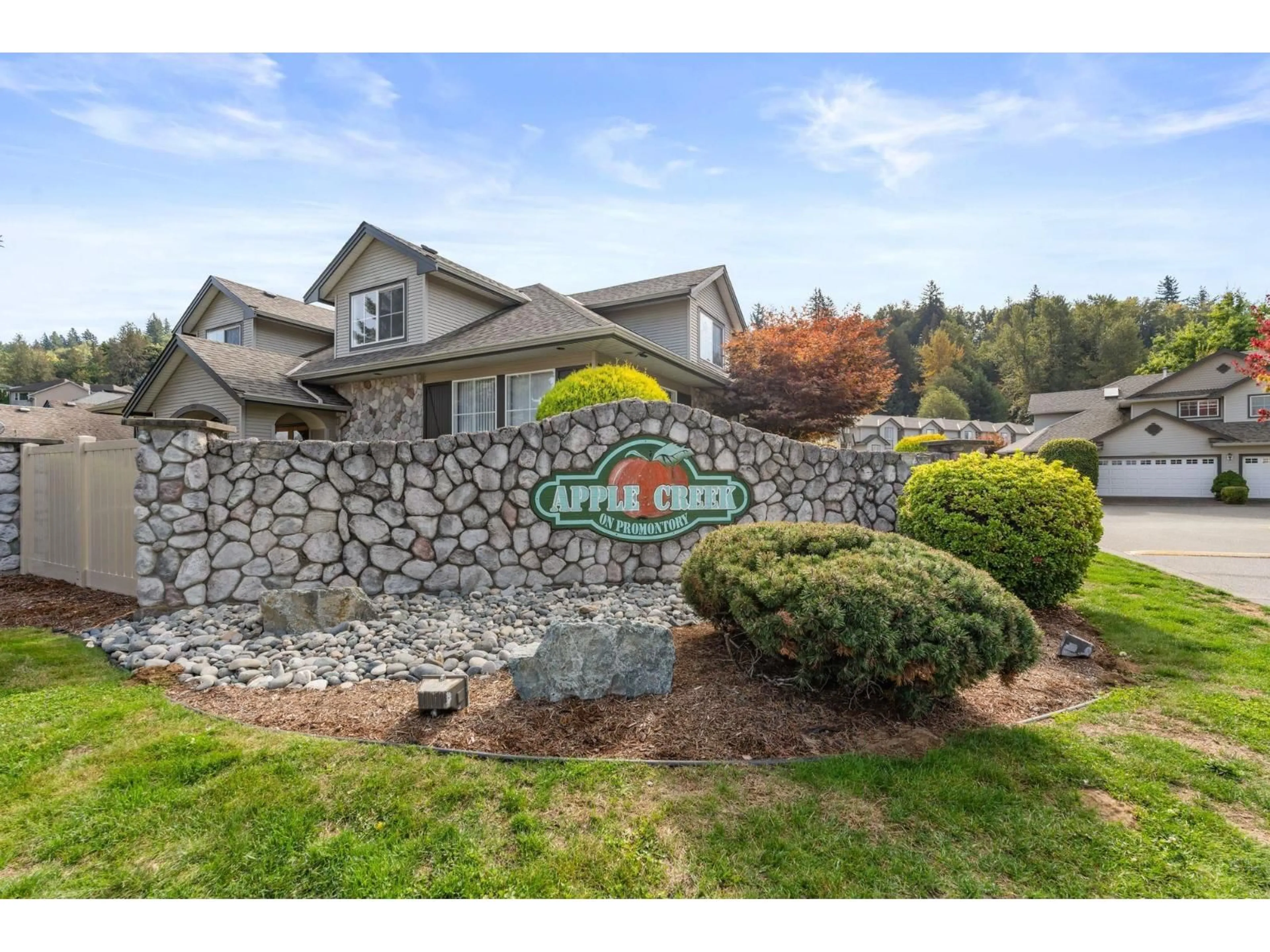 Home with vinyl exterior material, mountain view for 106 - 46360 VALLEYVIEW ROAD, Chilliwack British Columbia V2R5L7