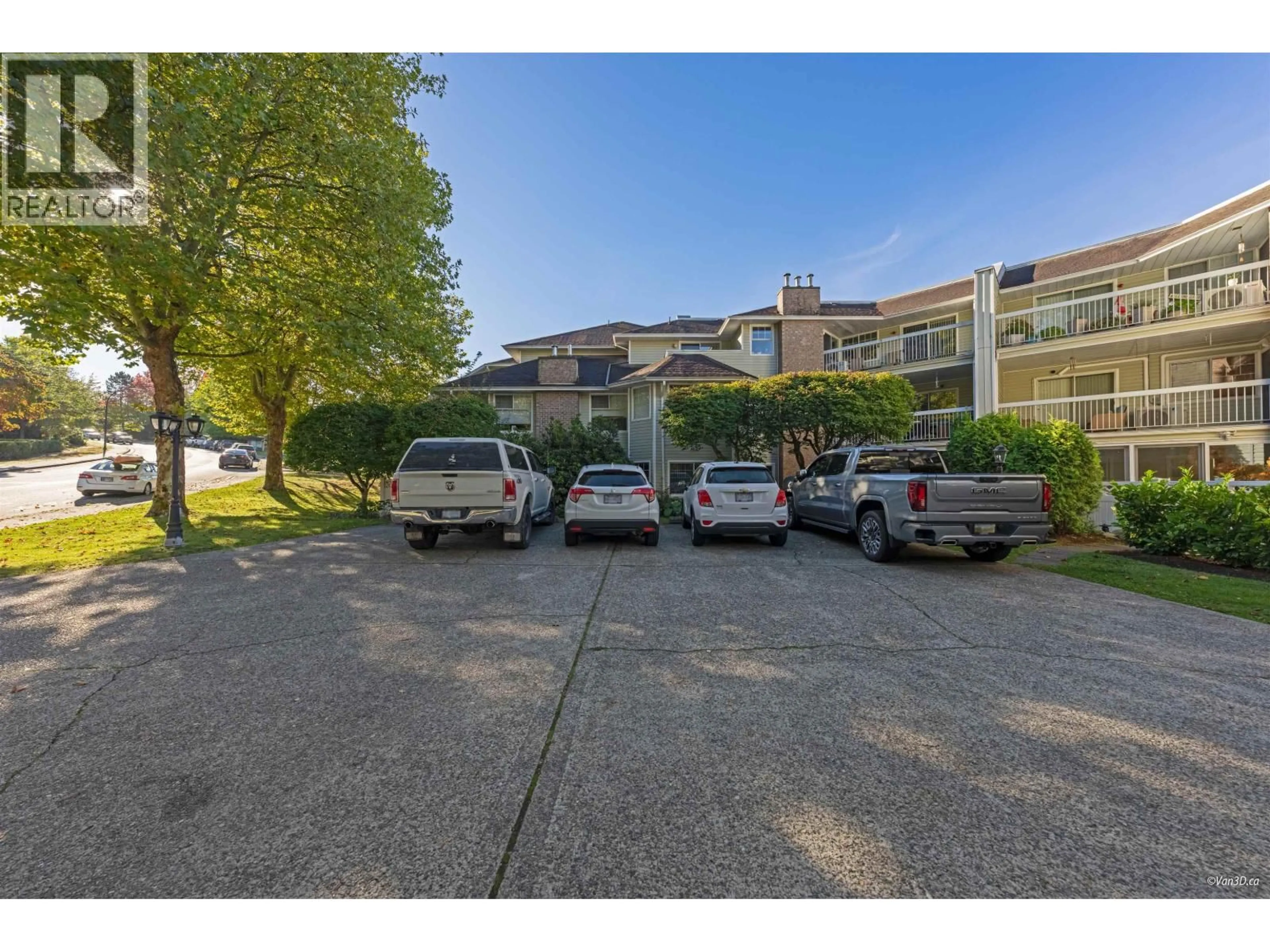 A pic from outside/outdoor area/front of a property/back of a property/a pic from drone, street for 301 - 22514 116 AVENUE, Maple Ridge British Columbia V2X0N8