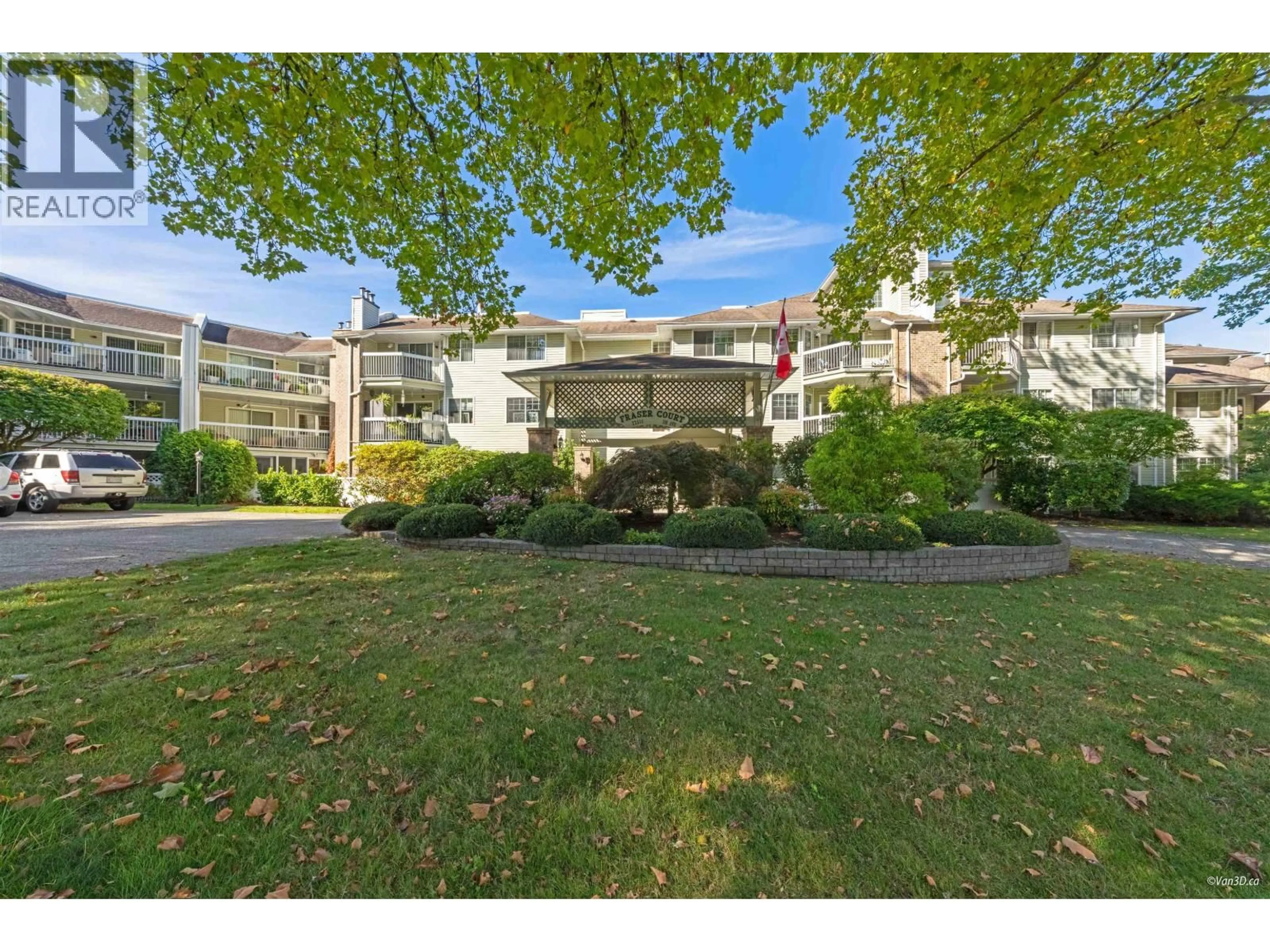 A pic from outside/outdoor area/front of a property/back of a property/a pic from drone, unknown for 301 - 22514 116 AVENUE, Maple Ridge British Columbia V2X0N8