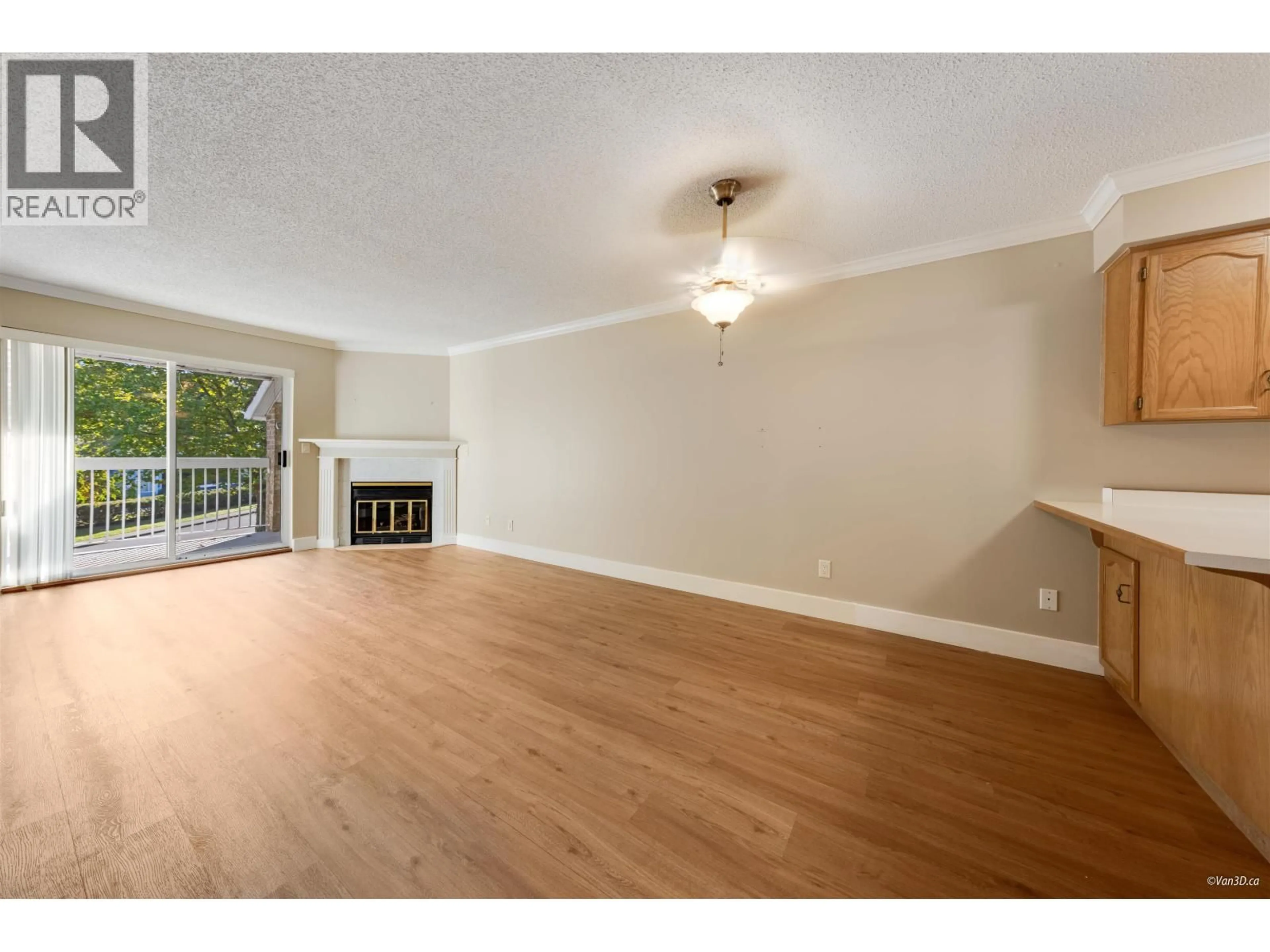 A pic of a room for 301 - 22514 116 AVENUE, Maple Ridge British Columbia V2X0N8