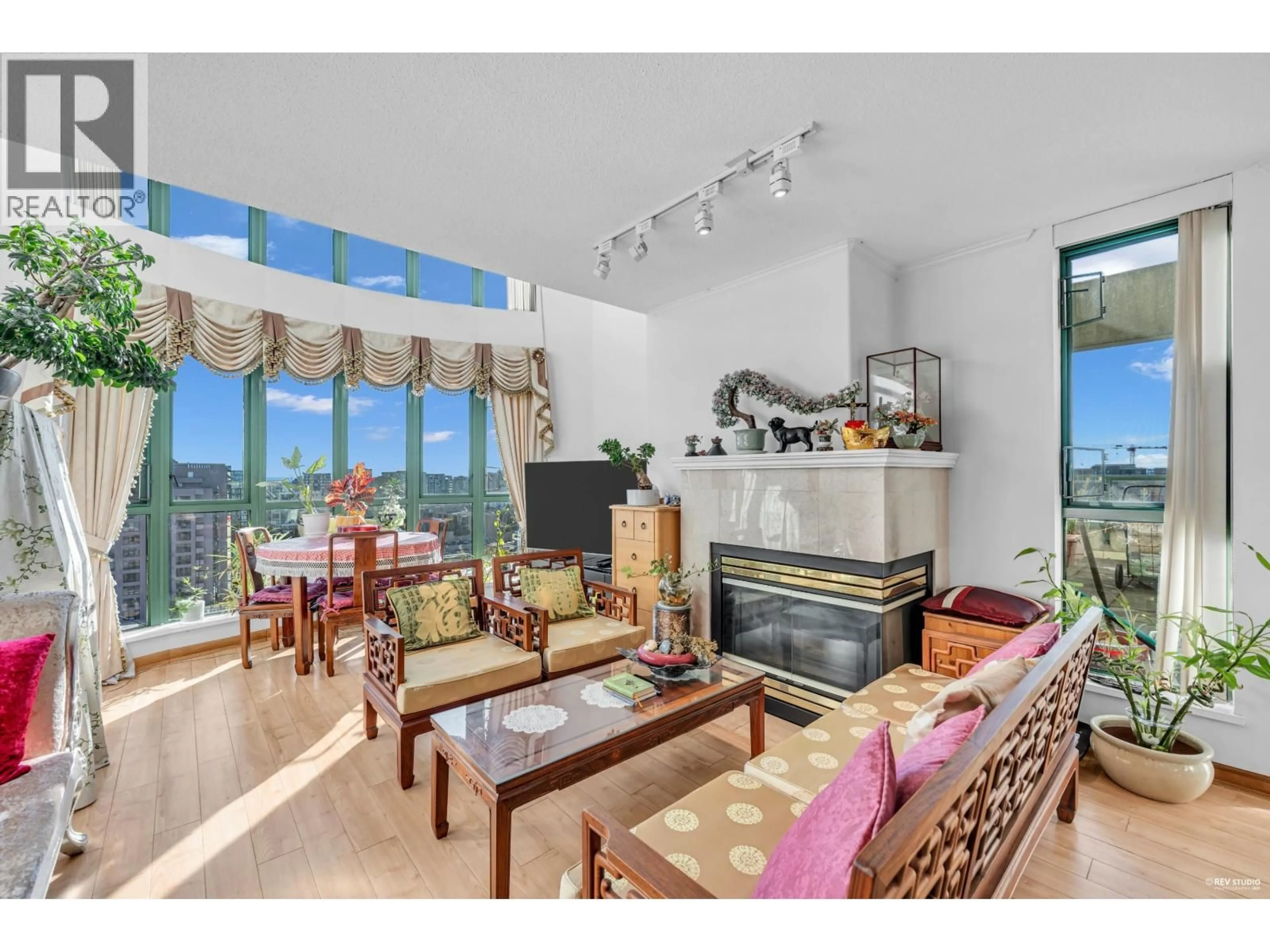 Living room with furniture, unknown for 1802 - 7380 ELMBRIDGE WAY, Richmond British Columbia V6X4A1