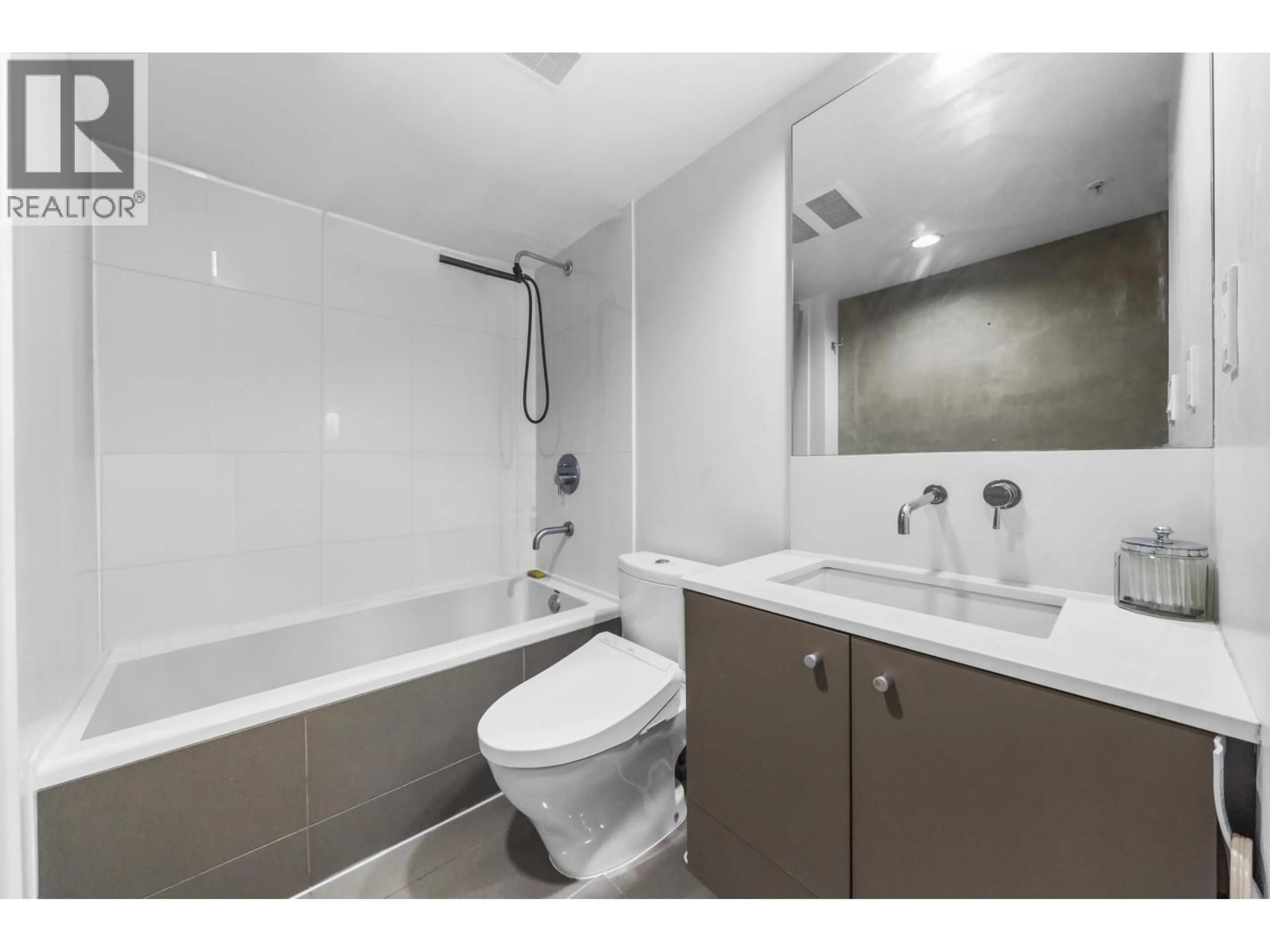 Standard bathroom, unknown for 2204 - 999 SEYMOUR STREET, Vancouver British Columbia V6B0M5